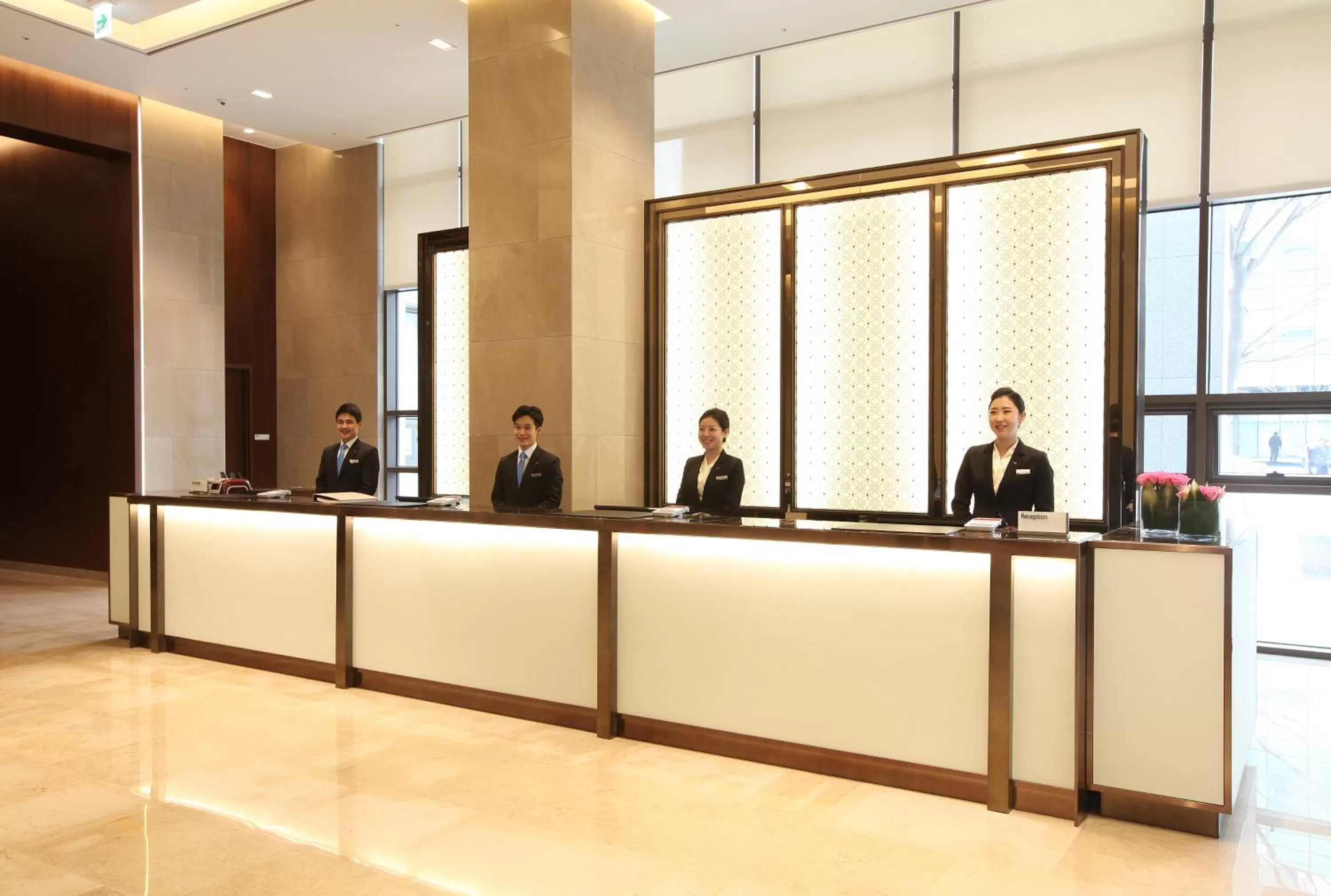 Lobby or reception in LOTTE CITY HOTEL Daejeon