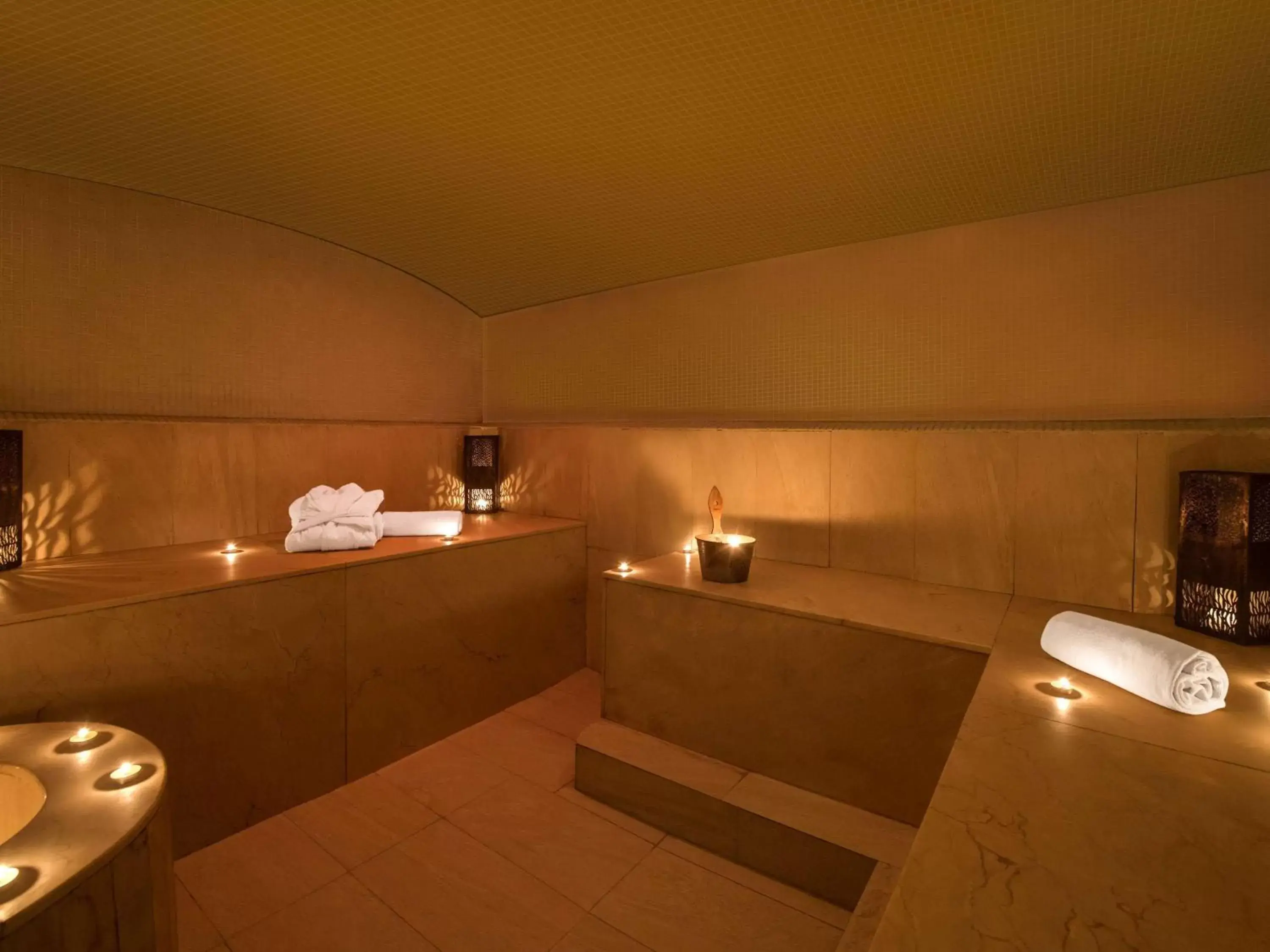Spa and wellness centre/facilities, Bathroom in Mövenpick Hotel Casablanca