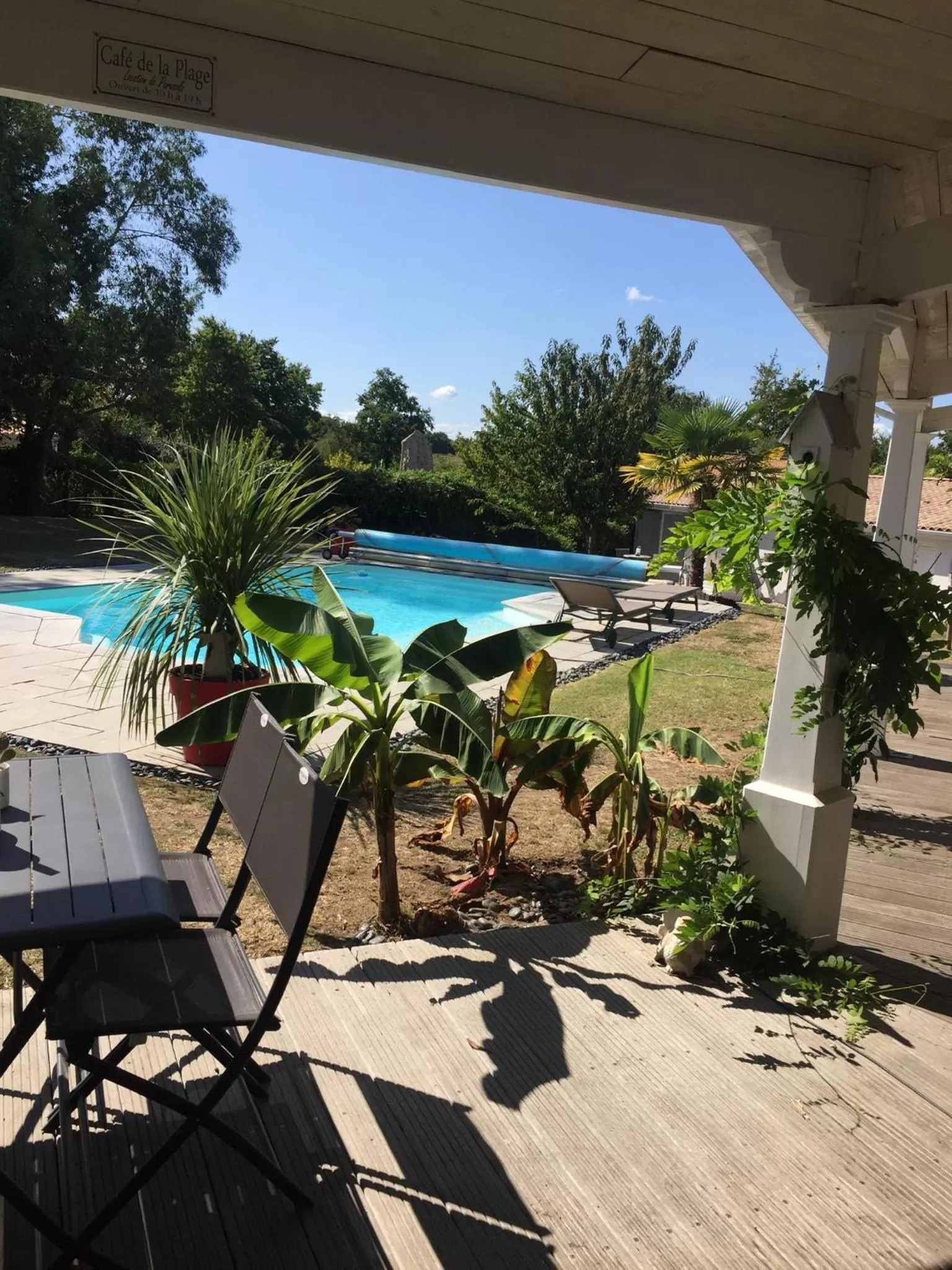 Pool View in Le Temps des Hôtes