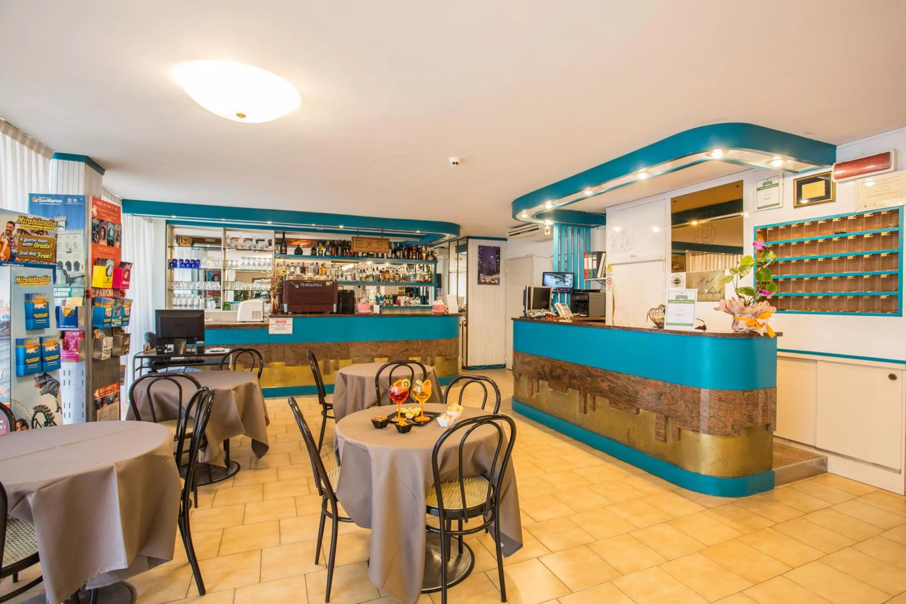 Communal lounge/ TV room in Hotel Sant'Angelo