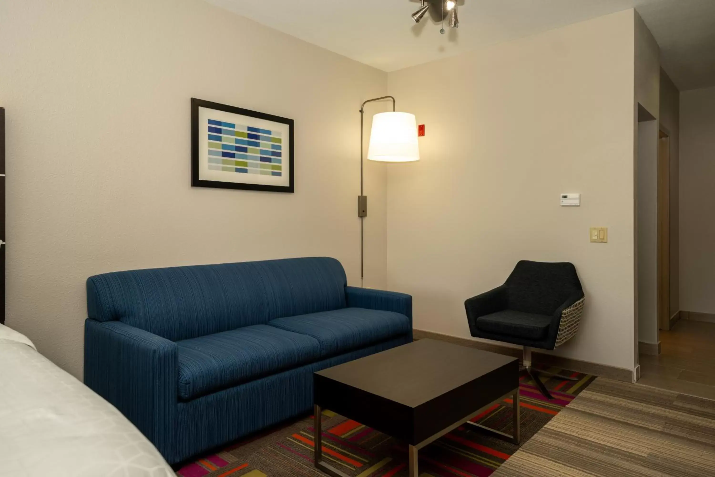 Living room, Seating Area in Holiday Inn Express & Suites Deer Park, an IHG Hotel
