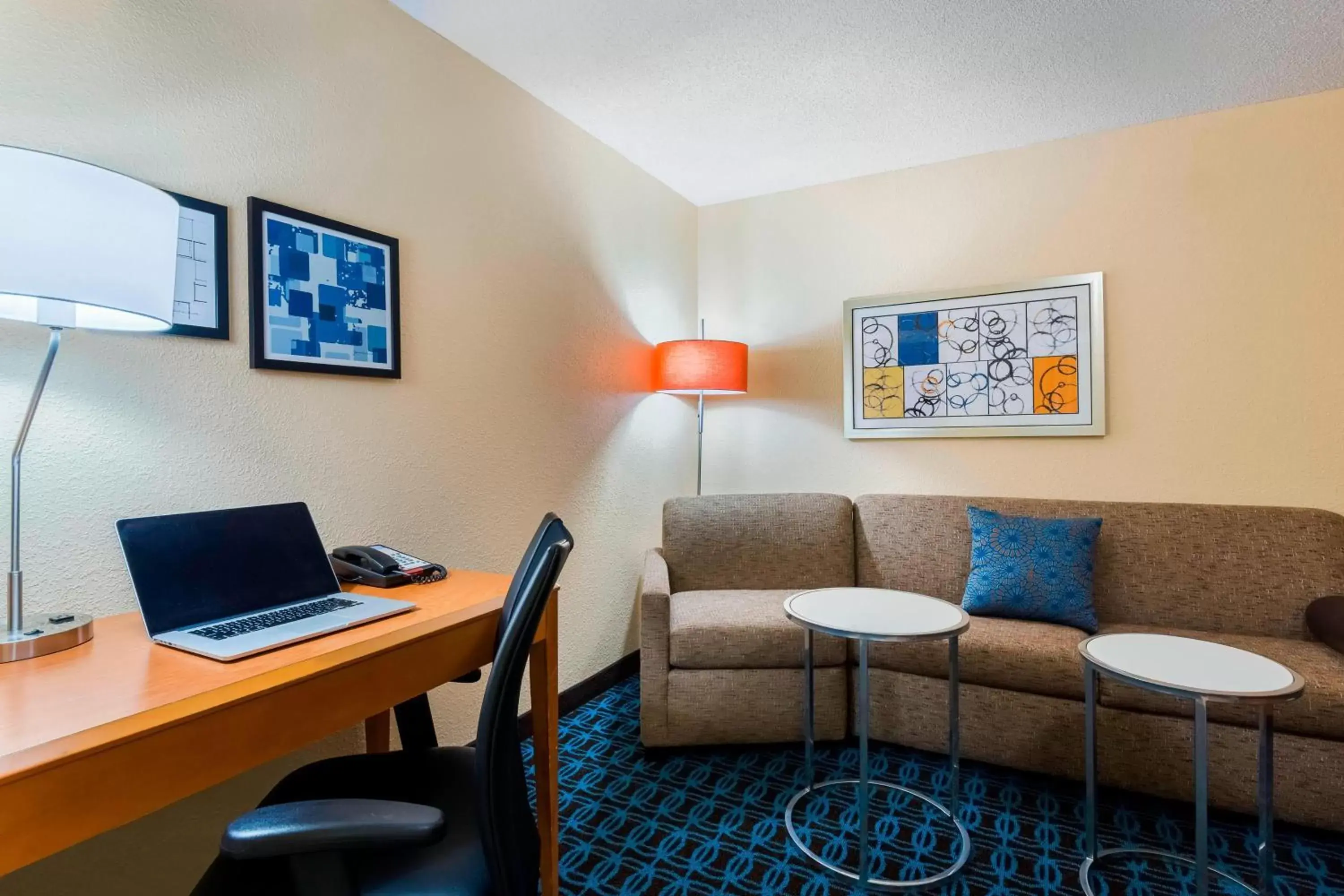 Living room in Fairfield Inn and Suites Mobile