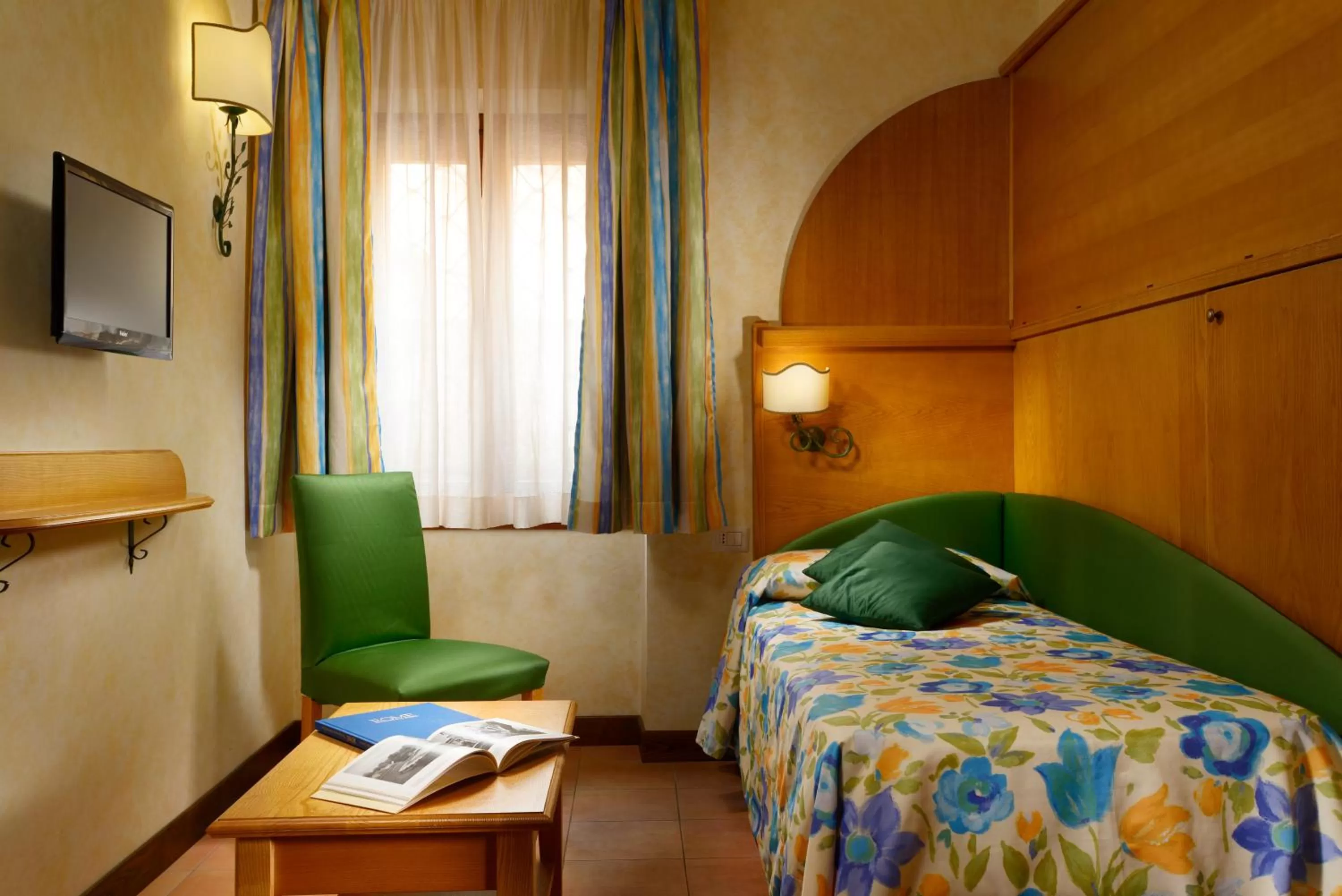 Photo of the whole room, Bed in Hotel Santa Maria