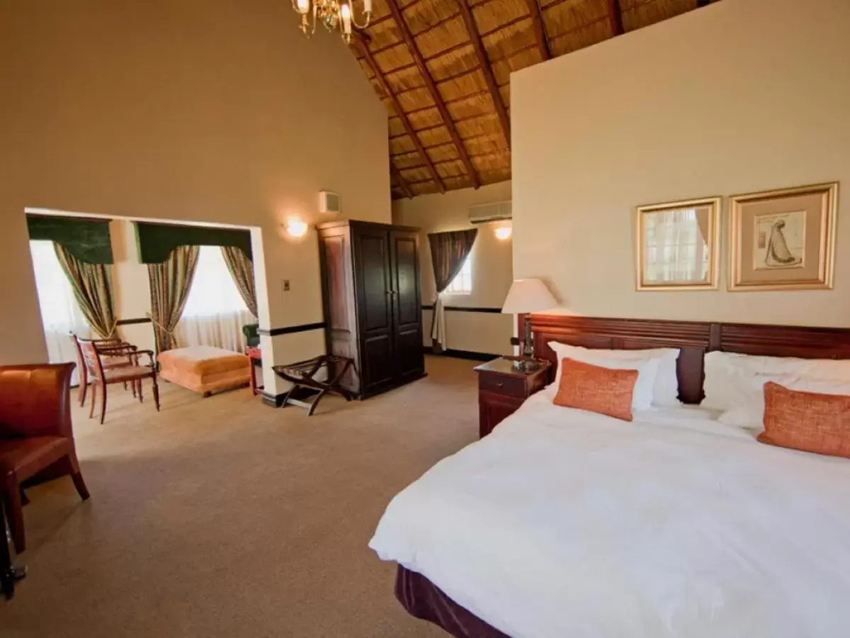 Photo of the whole room, Bed in Kievits Kroon Gauteng Wine Estate