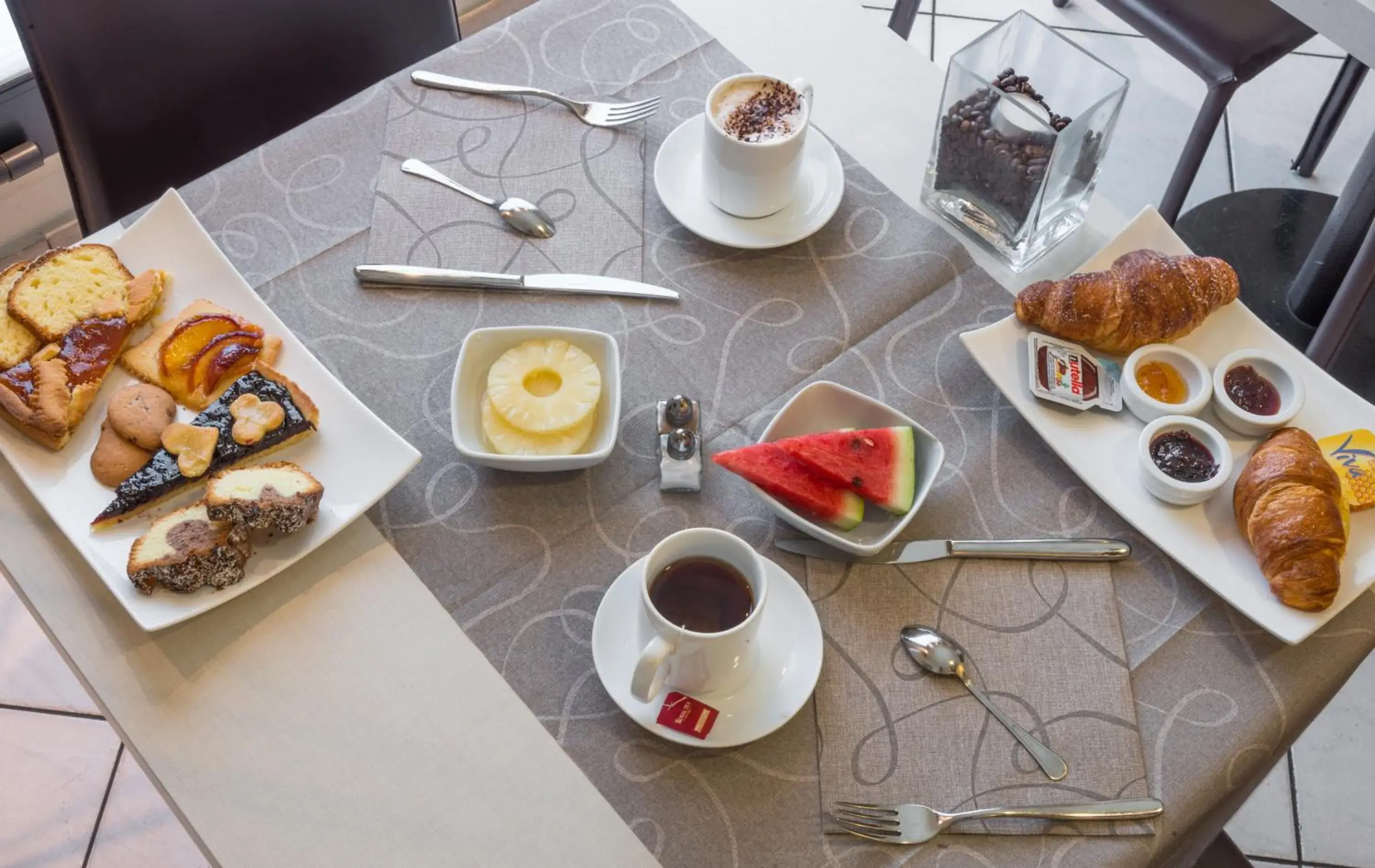 Restaurant/places to eat, Breakfast in Hotel Montebello