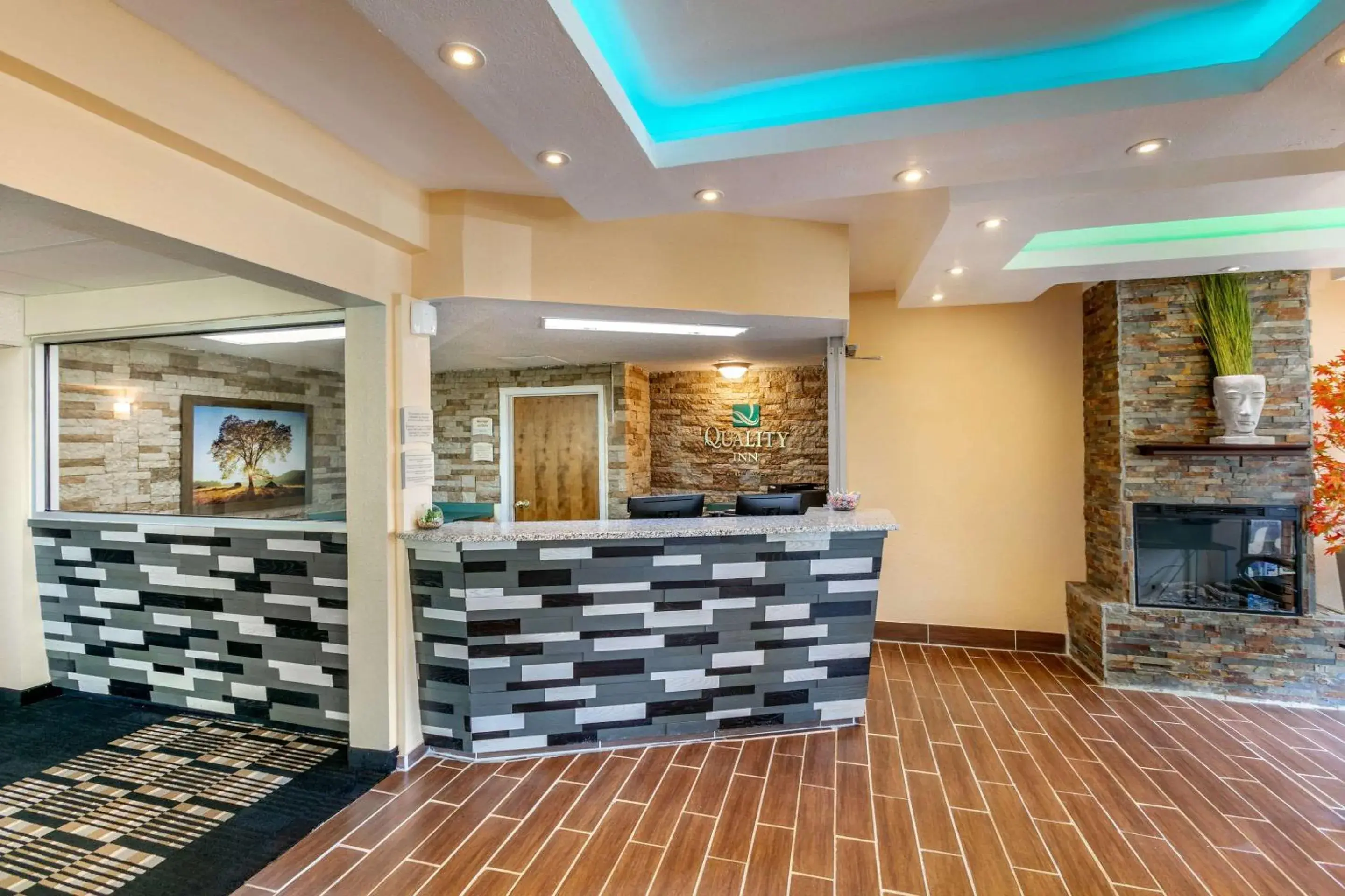 Lobby or reception in Quality Inn Rawlins I-80 Lobby or reception in Quality Inn Rawlins I-80