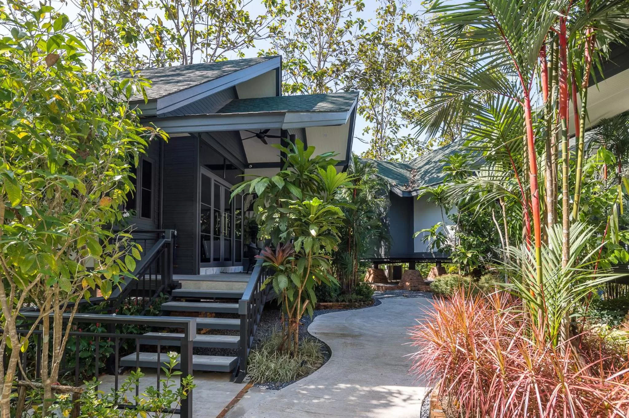 Property building in Loy Chalet