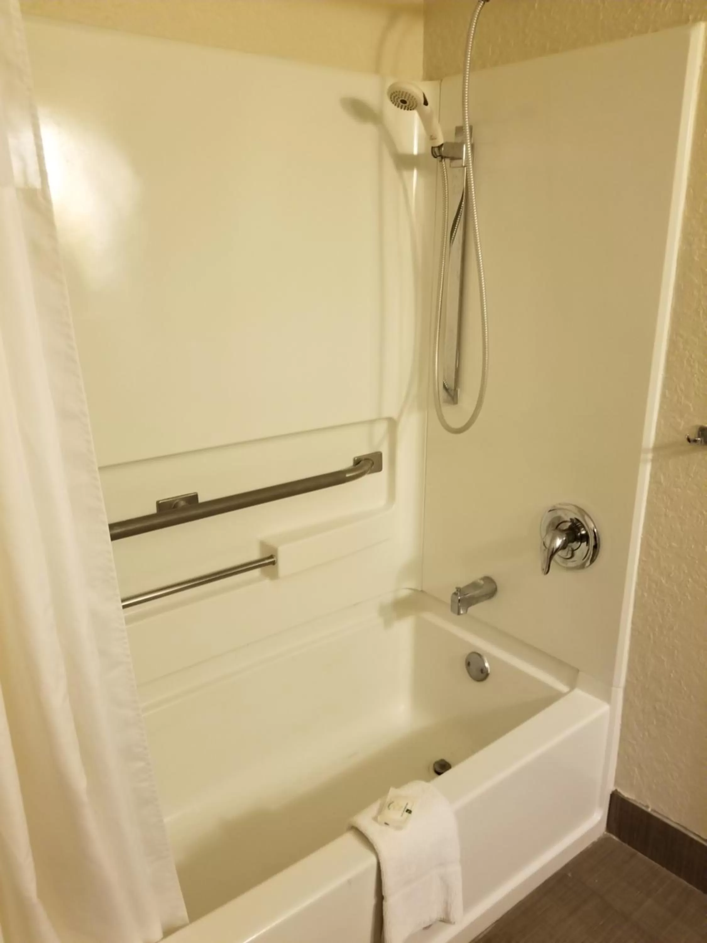 Bathroom in Quality Inn & Suites Leesburg Chain of Lakes