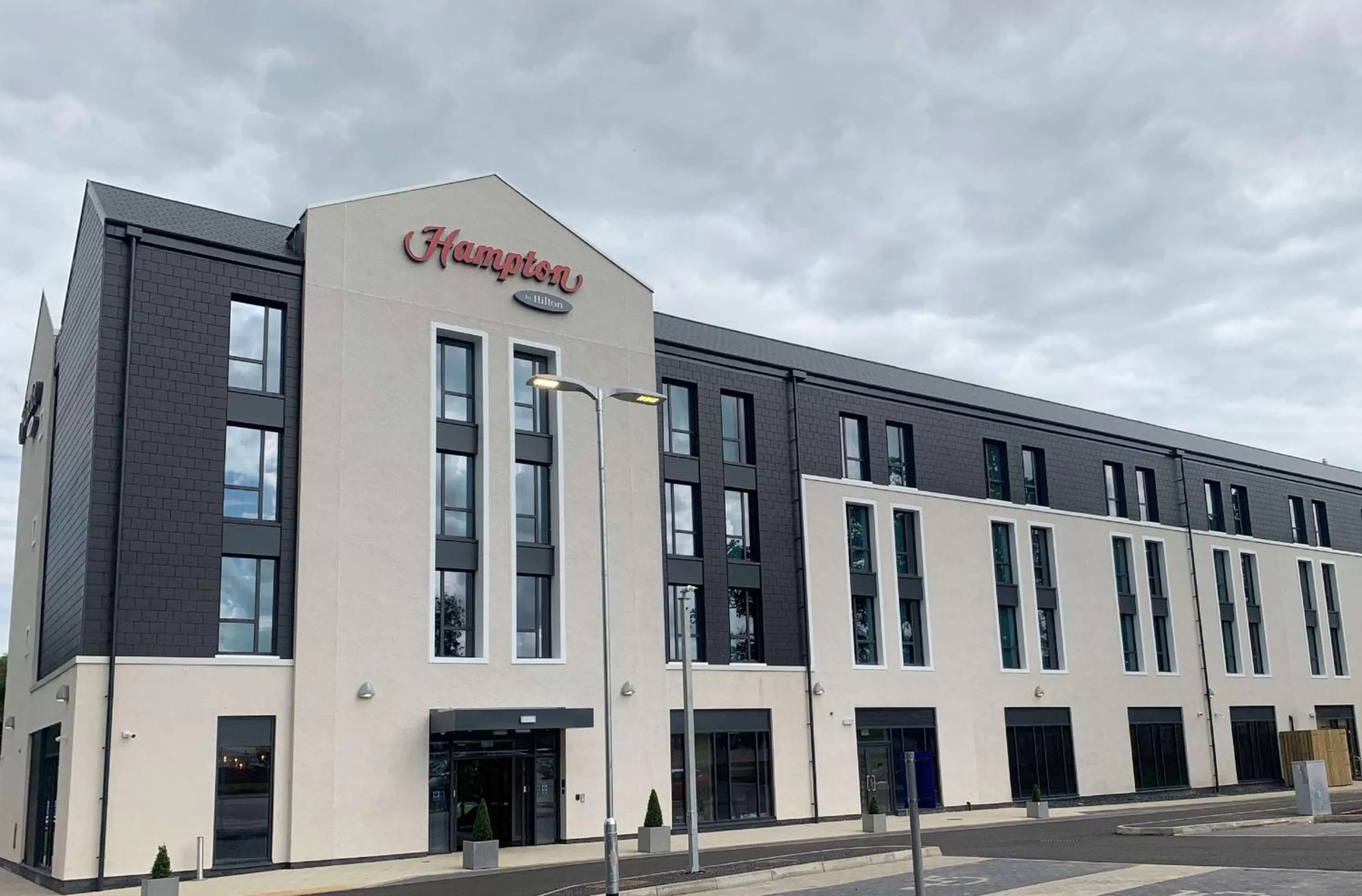 Property building in Hampton By Hilton Hamilton Park