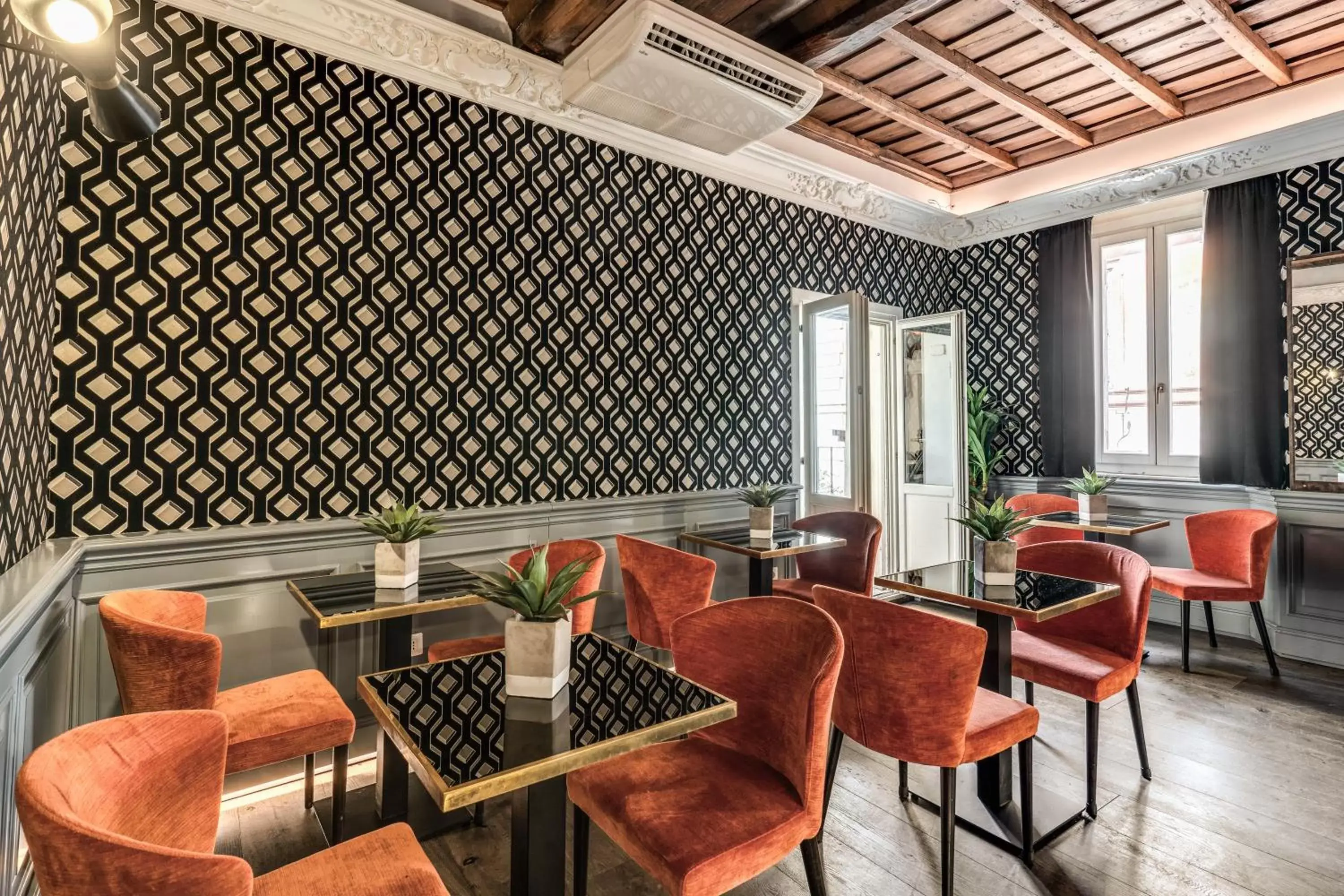 Restaurant/places to eat, Lounge/Bar in Relais Fontana Di Trevi Hotel