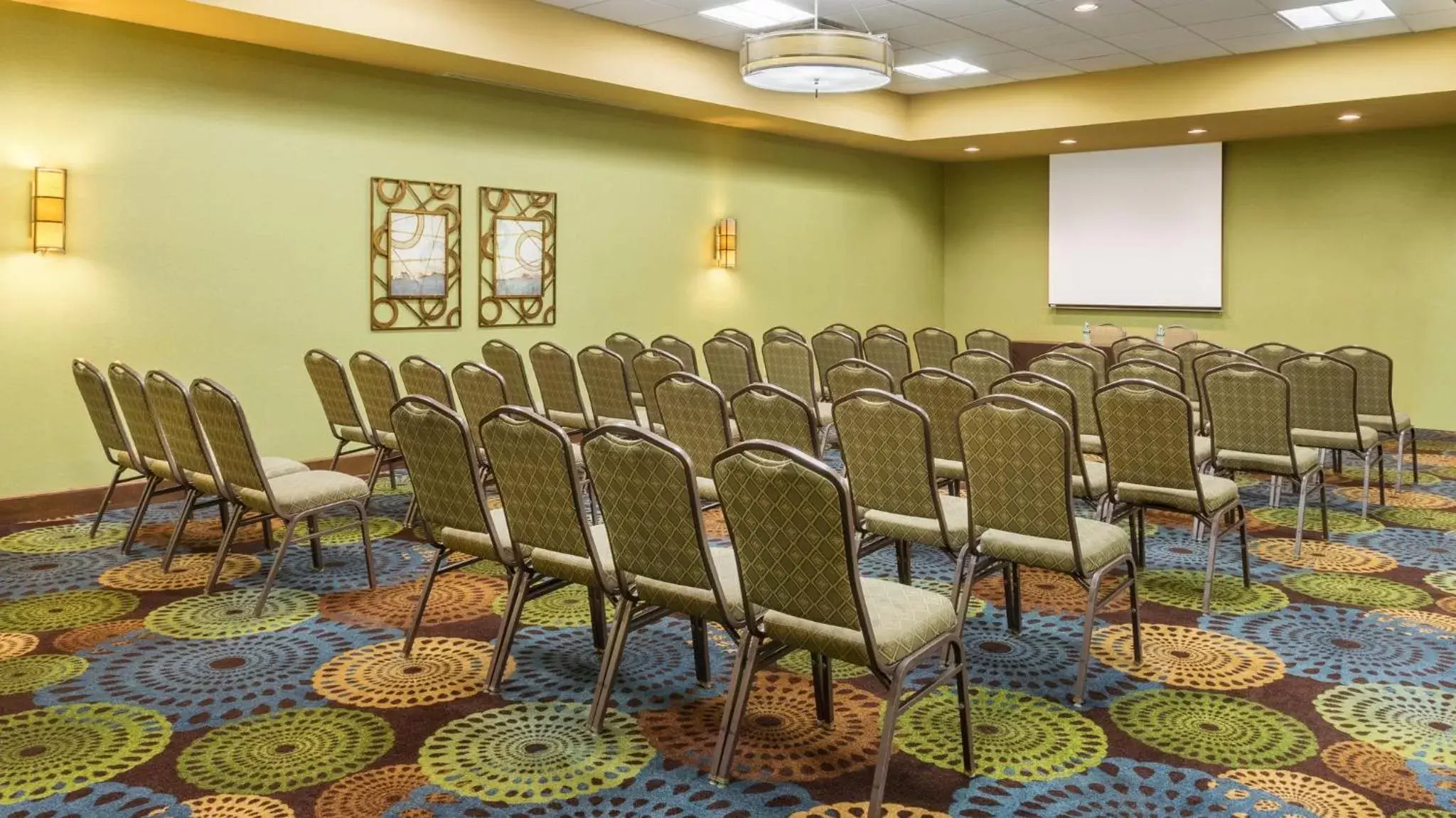 Meeting/conference room in Holiday Inn Express Charleston-Civic Center, an IHG Hotel