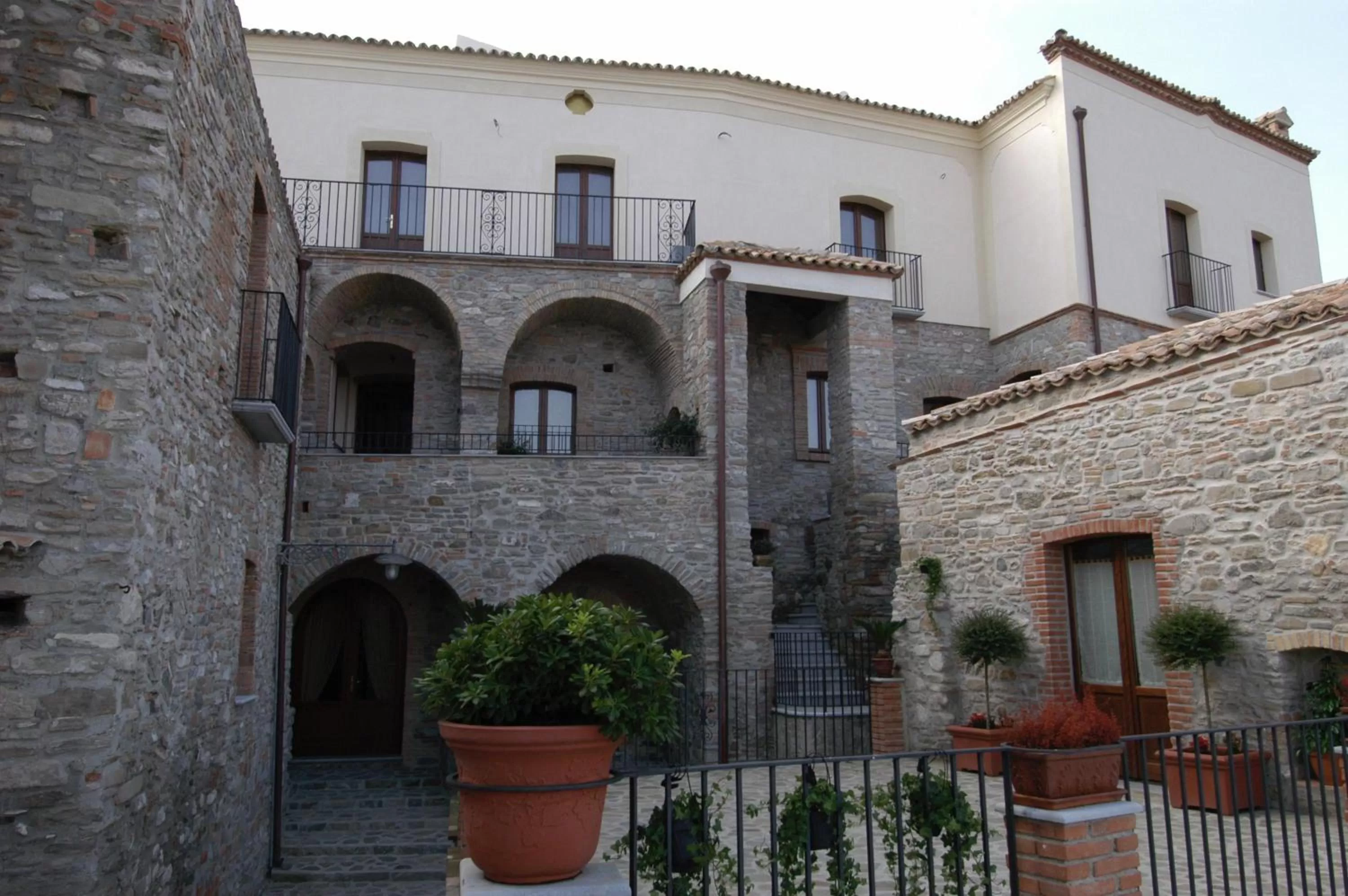 Property building in Palazzo dei Poeti
