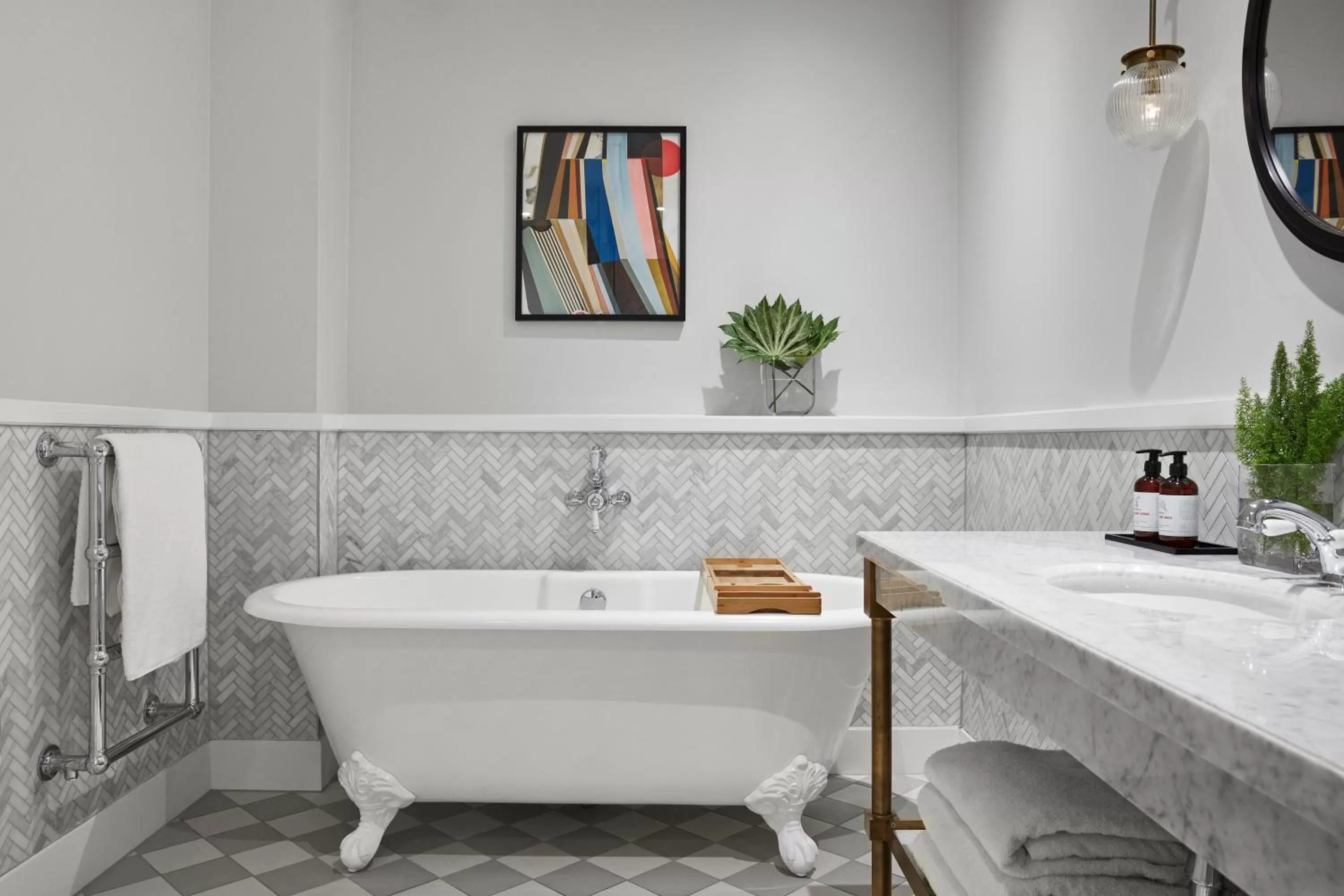 Shower in Kimpton Charlotte Square by IHG