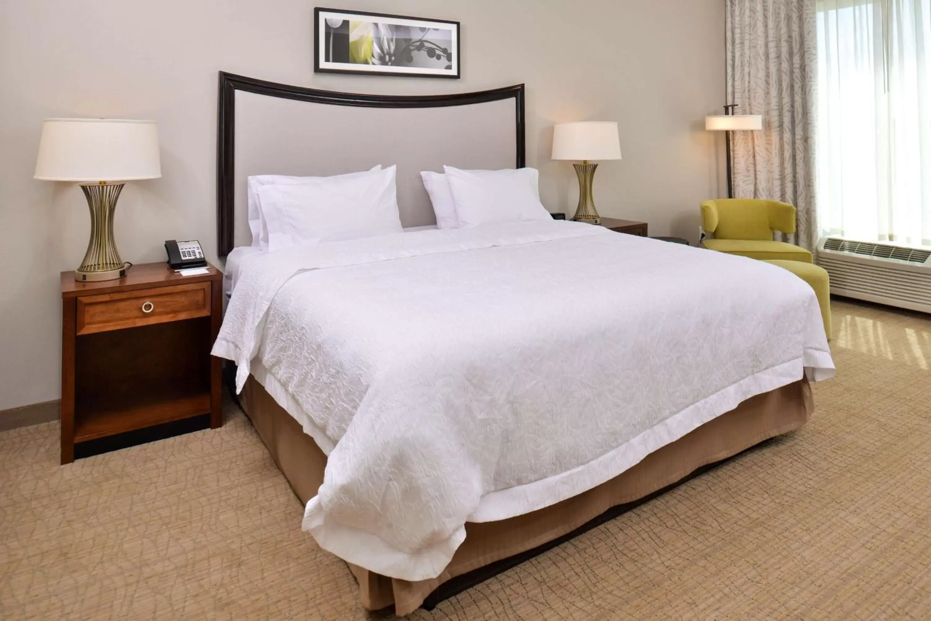 Bed in Hampton Inn & Suites Orlando/Downtown South - Medical Center