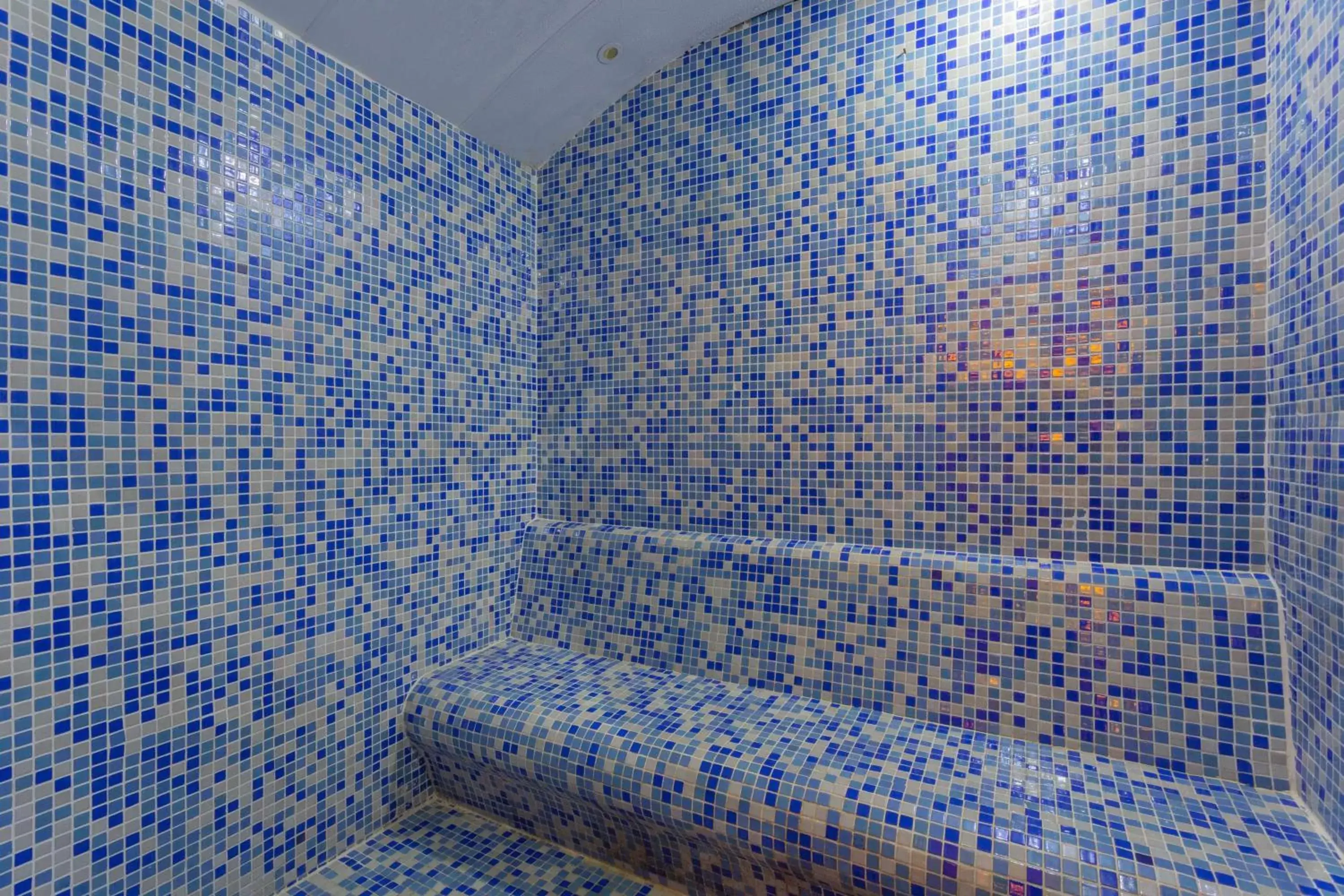 Spa and wellness centre/facilities in Best Western Plus Khan Hotel Spa and wellness centre/facilities in Best Western Plus Khan Hotel