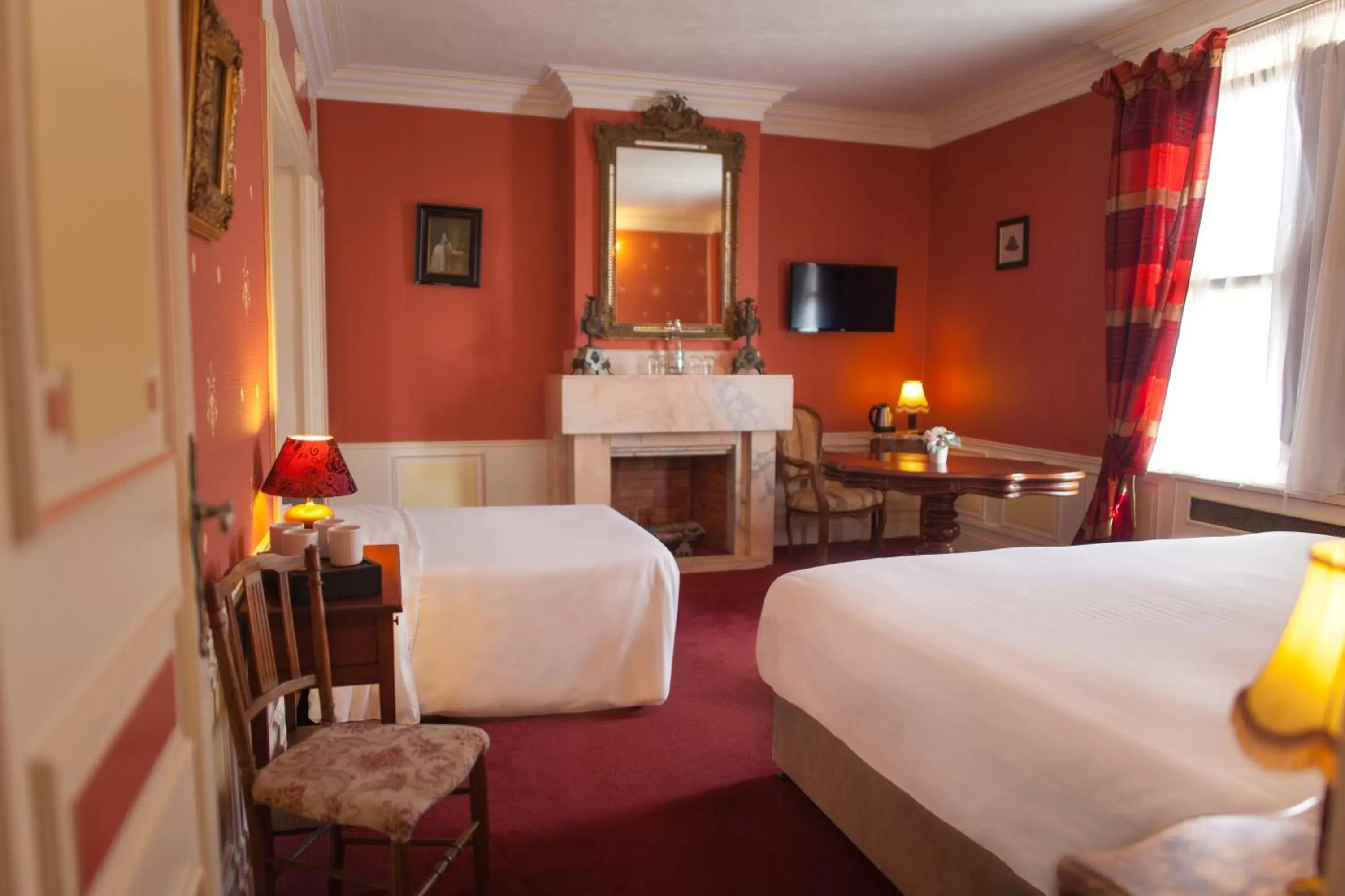 Bedroom, Bed in Hotel Meurice