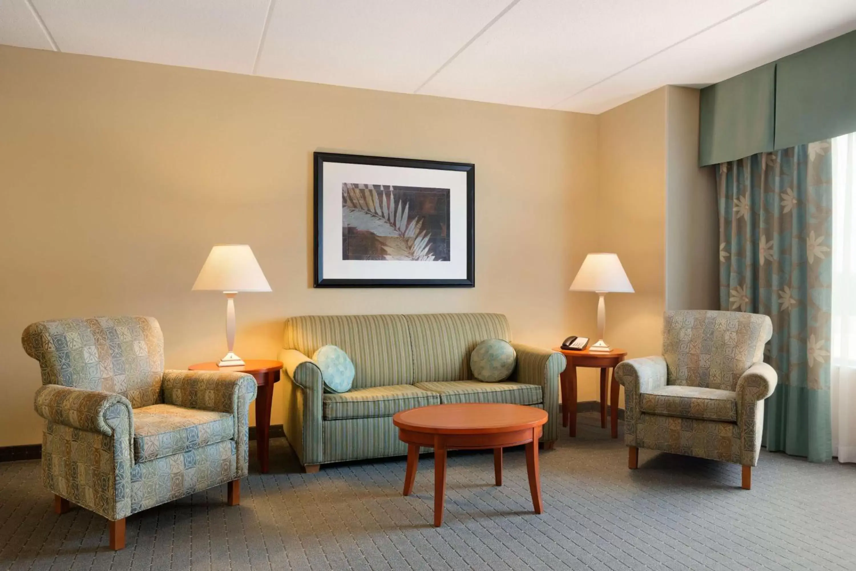 Living room, Seating Area in Hilton Garden Inn Palm Coast Town Center