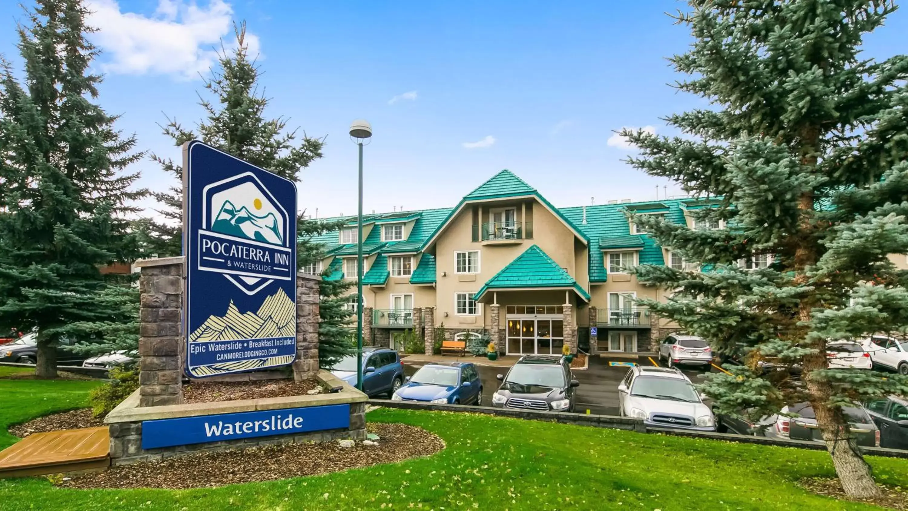 Property building in Pocaterra Inn & Waterslide Property building in Pocaterra Inn & Waterslide