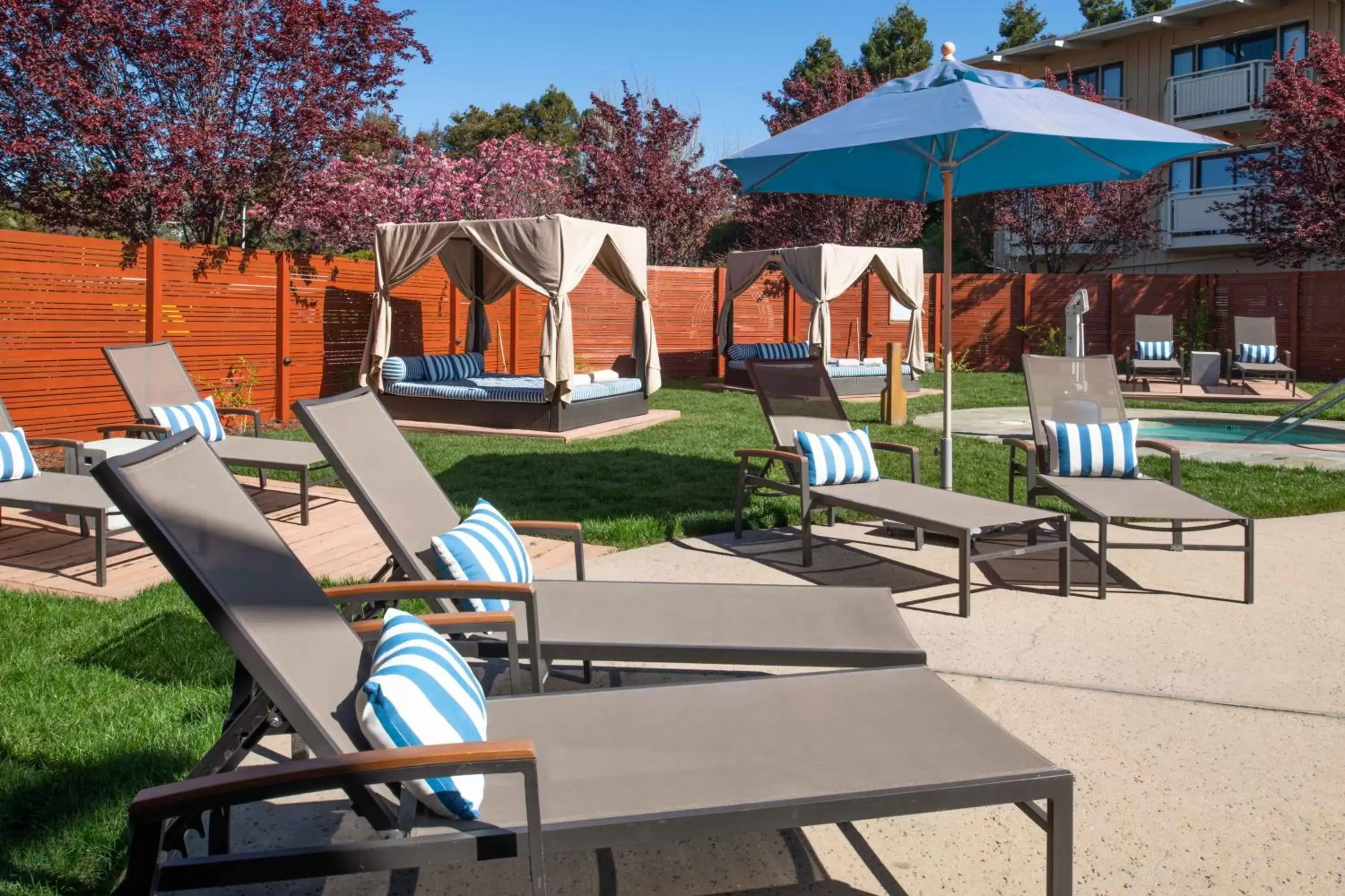 Garden, Swimming Pool in The Lodge at Tiburon