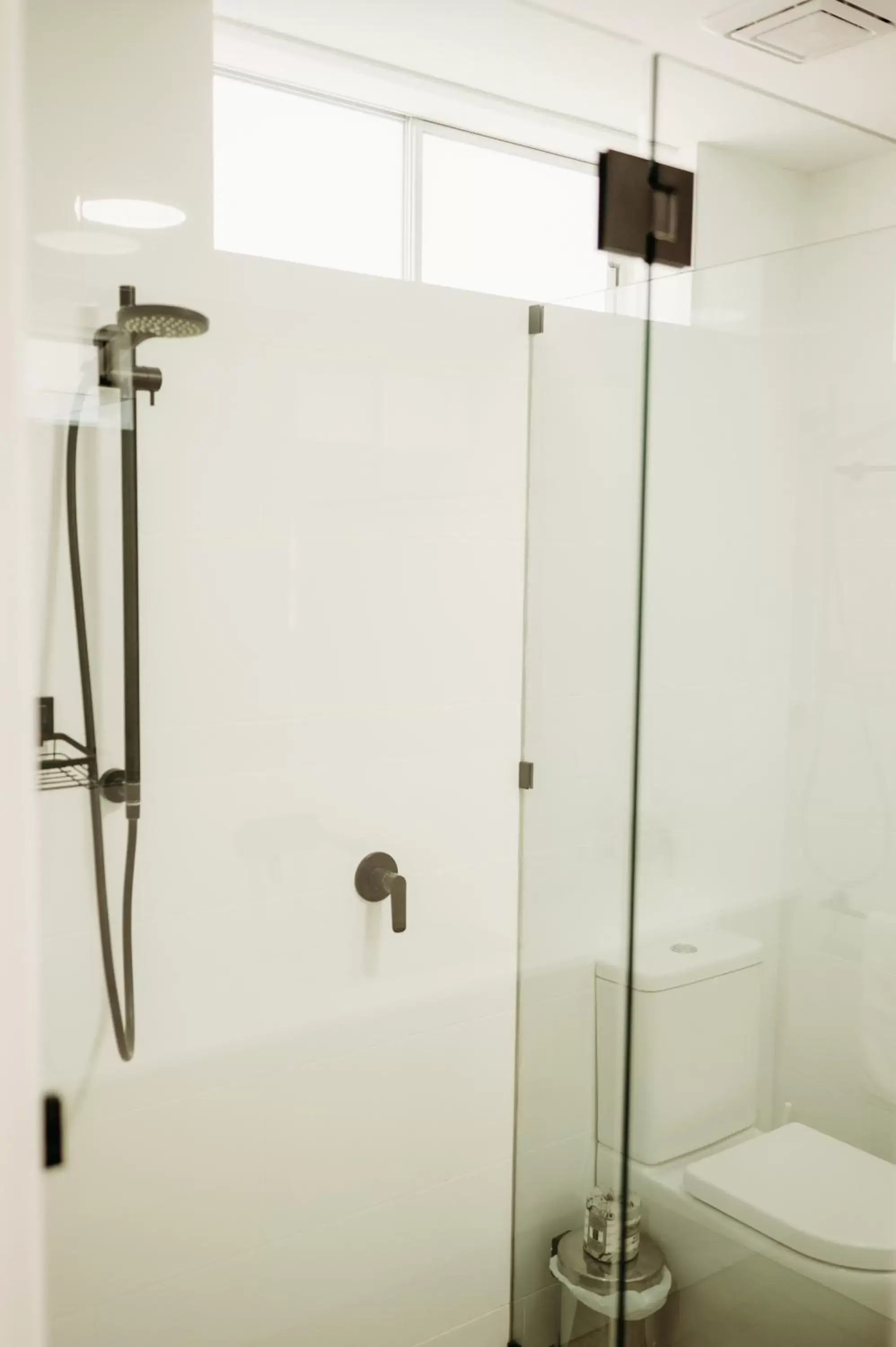 Shower, Bathroom in Ceduna Foreshore Hotel Motel