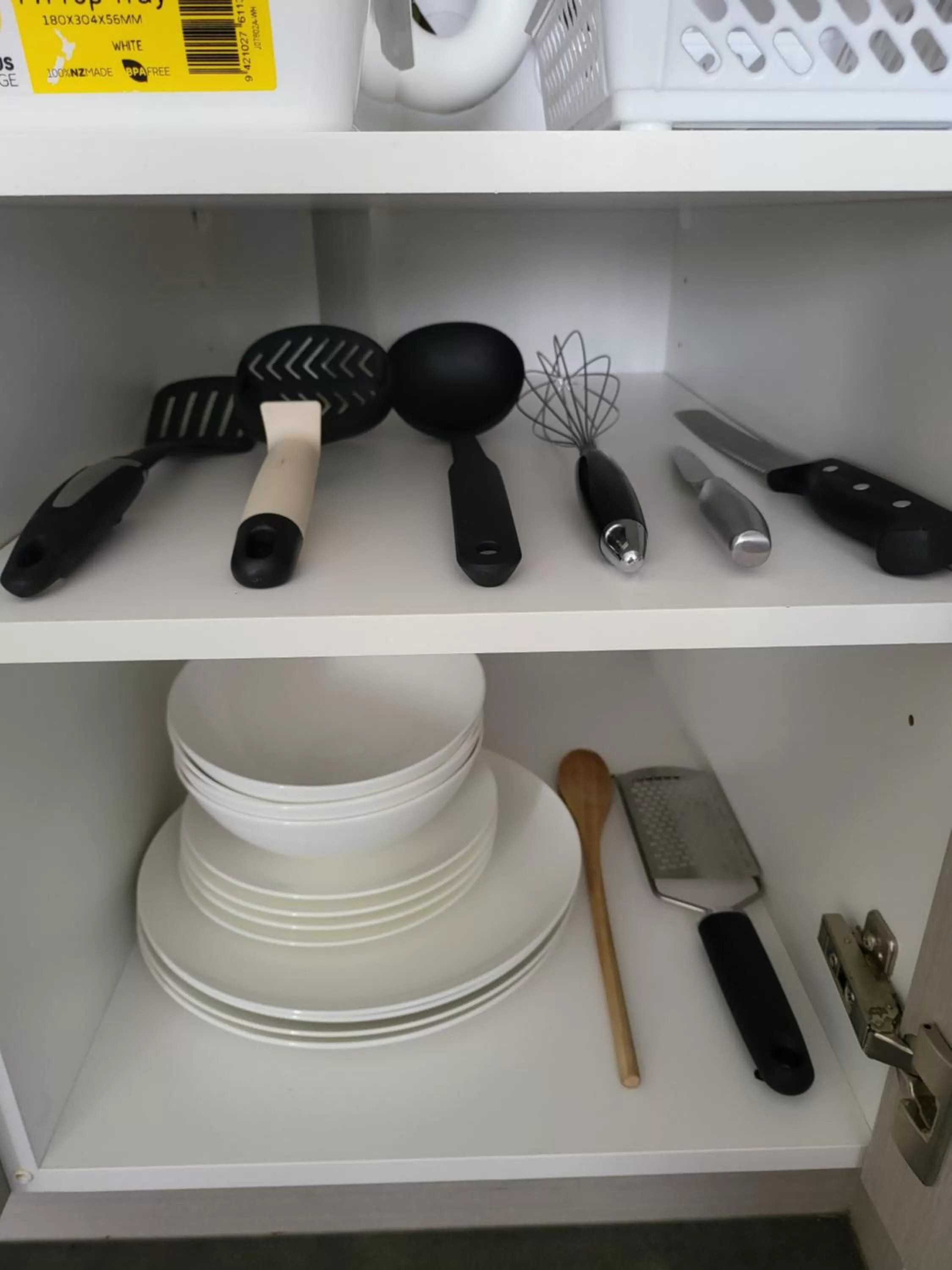 Kitchen or kitchenette in ASURE Destiny on Fitzherbert Motel