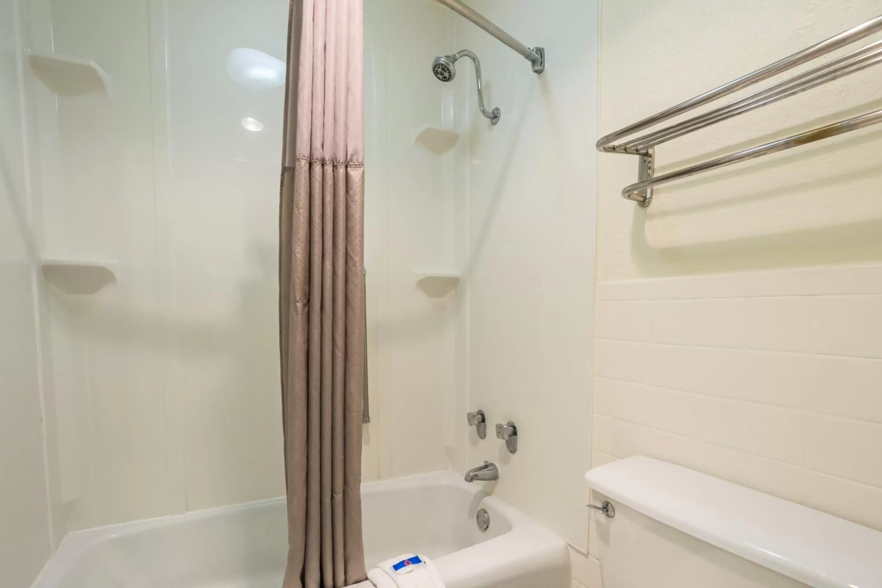 Shower, Bathroom in Motel 6-Spring Hill, FL - Weeki Wachee