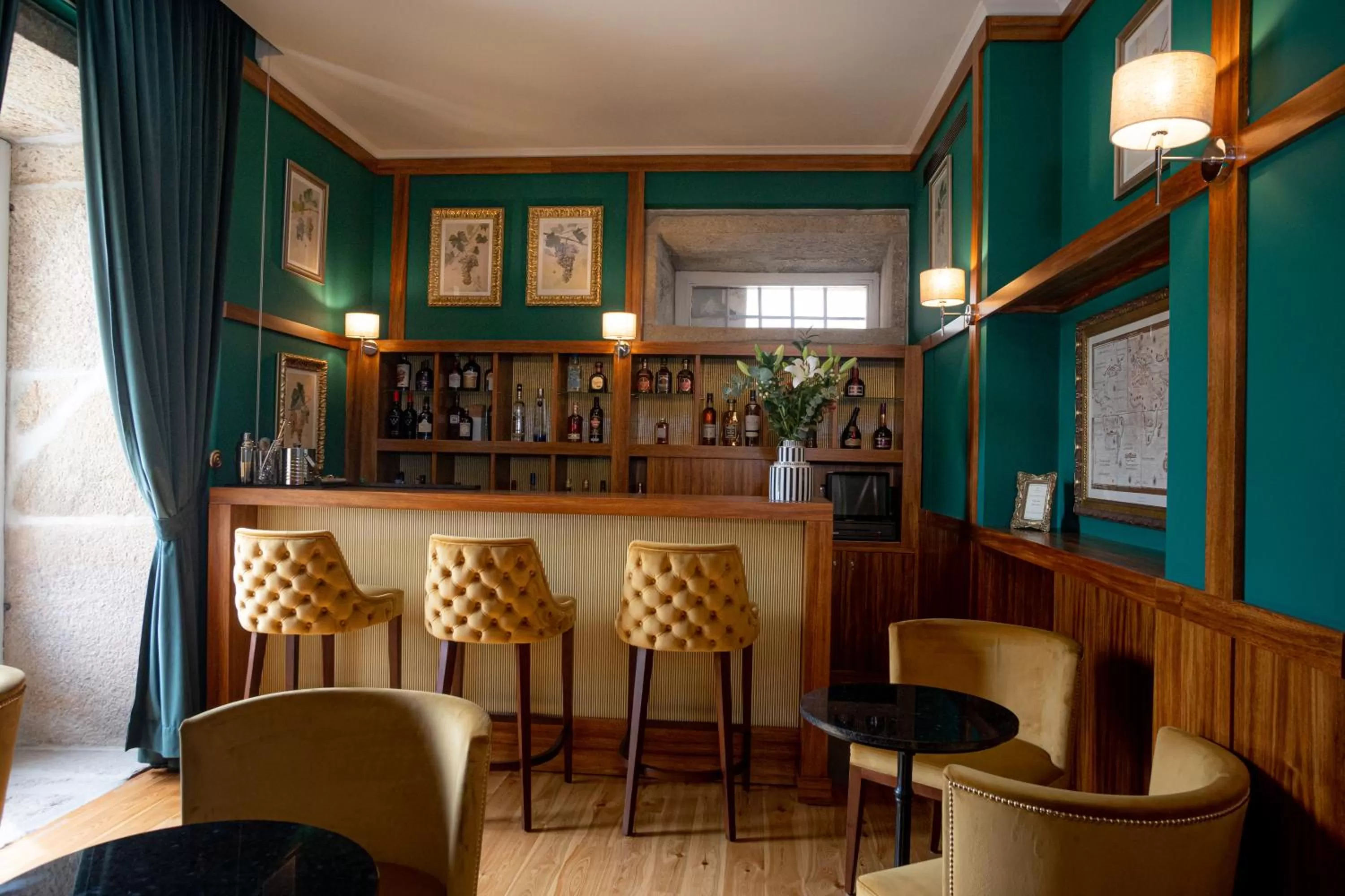 Lounge or bar in Solar do Requeijo by Luna Hotels & Resorts