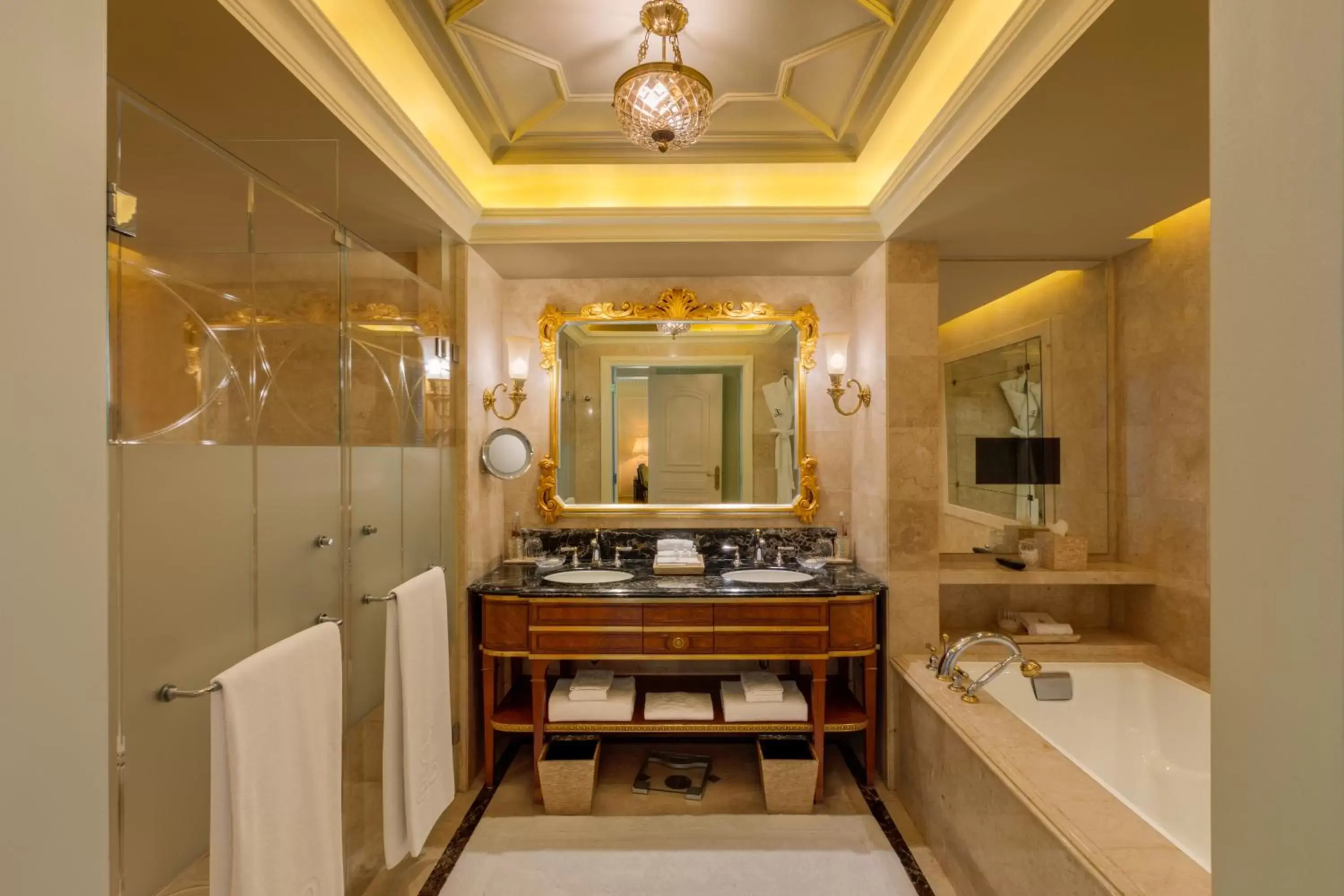Bathroom in The Leela Palace New Delhi