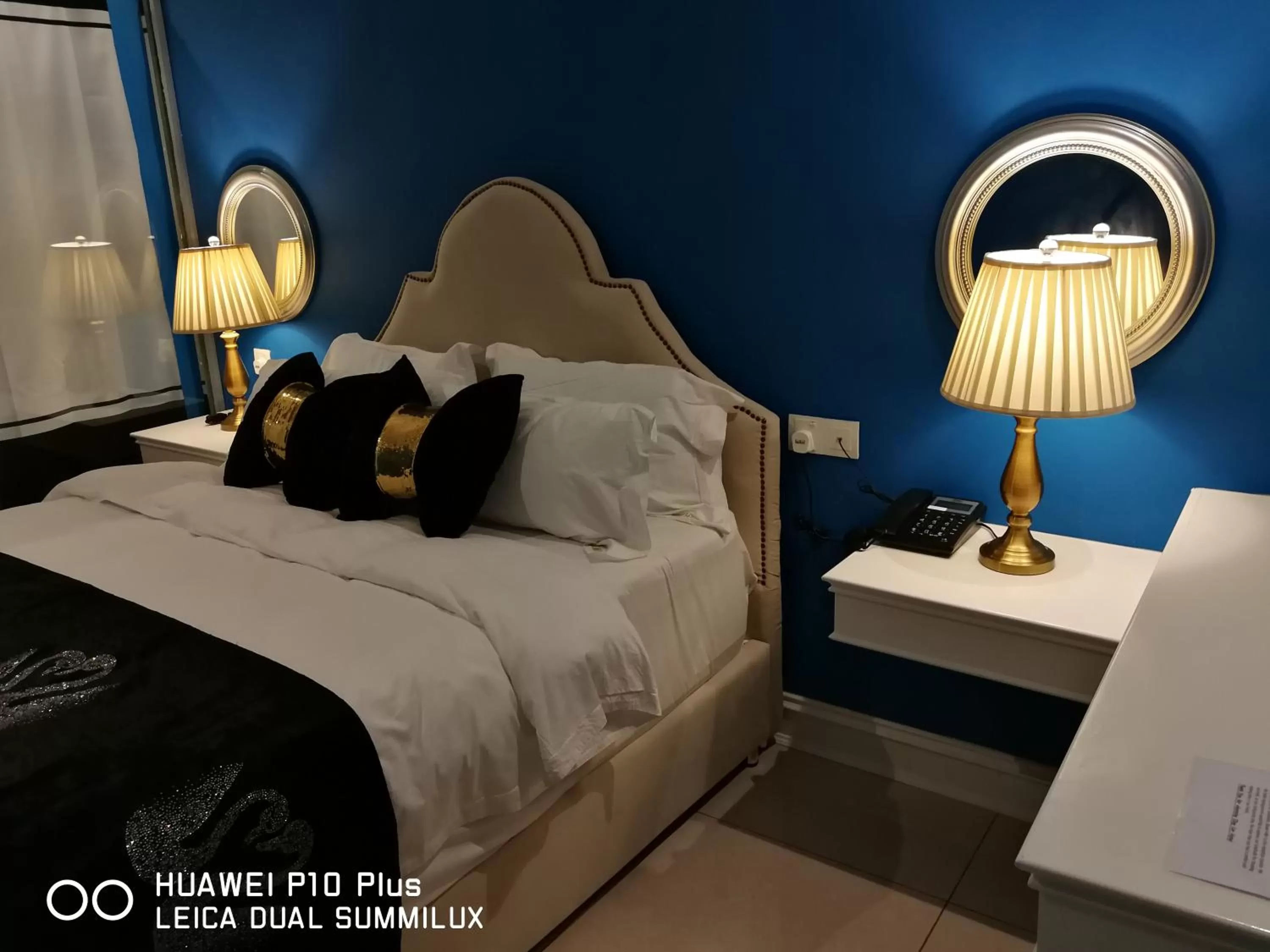 Bed in 1 Day Car Hotel Station 18