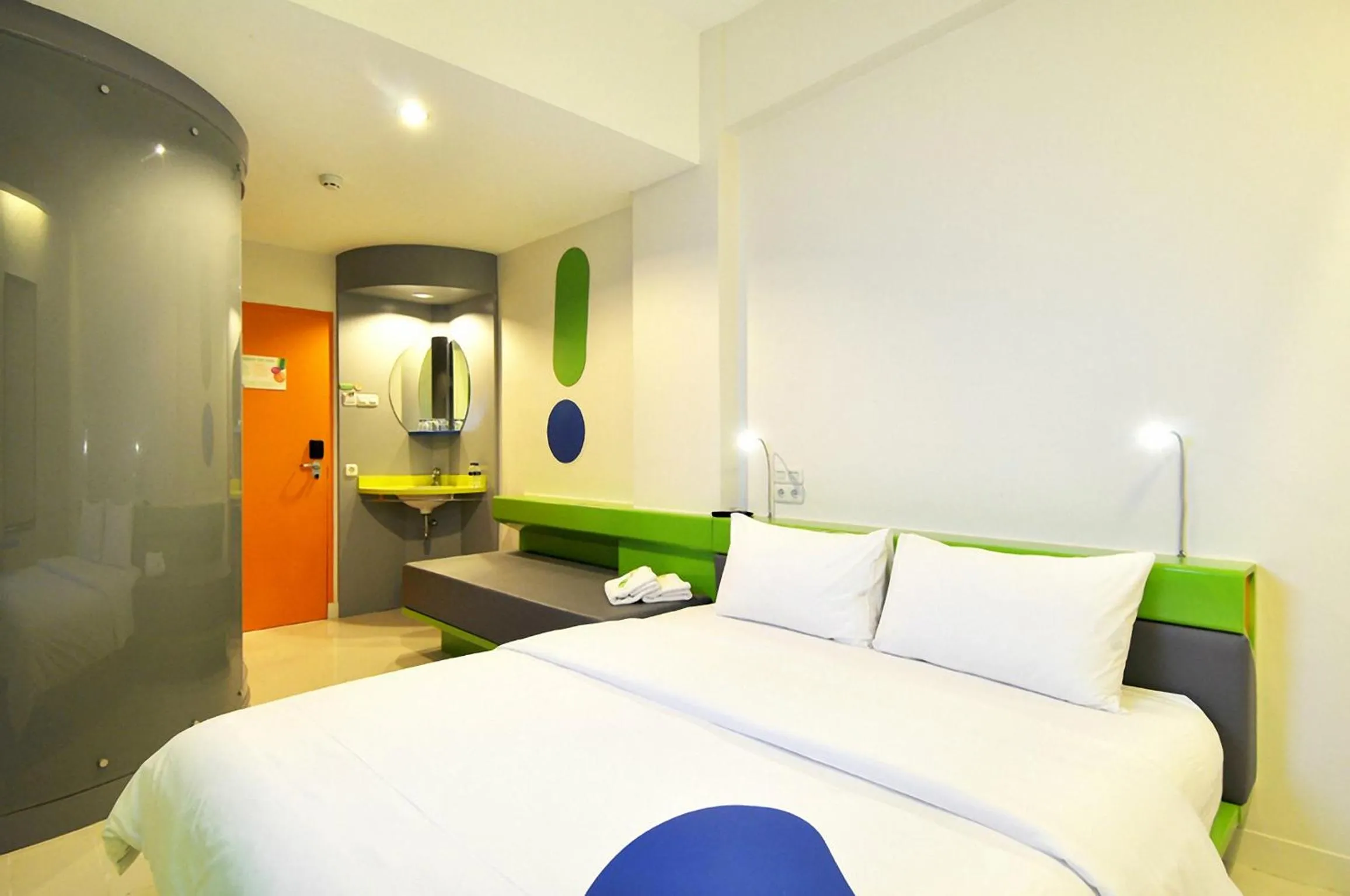 Bedroom, Bed in POP! Hotel Airport Jakarta