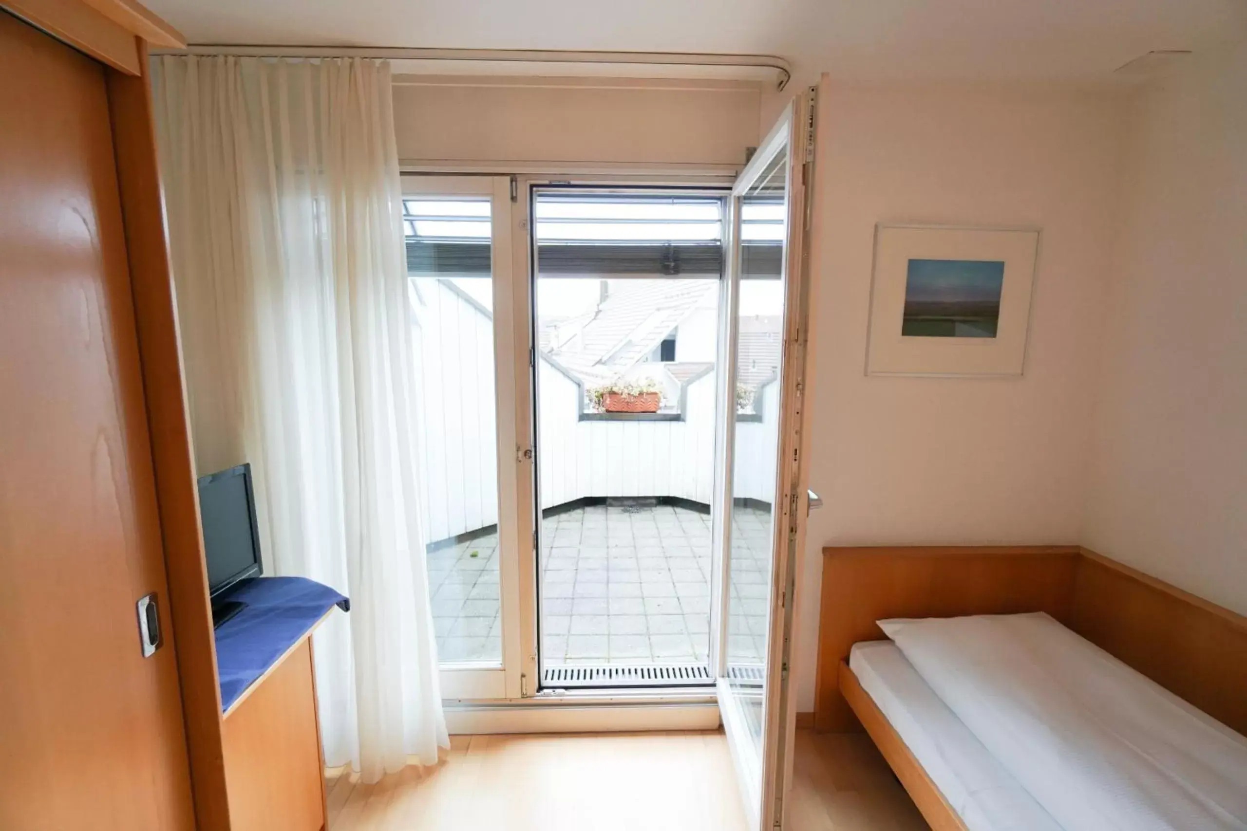 Deluxe Single Room with Balcony in Centra Hotel Zurich