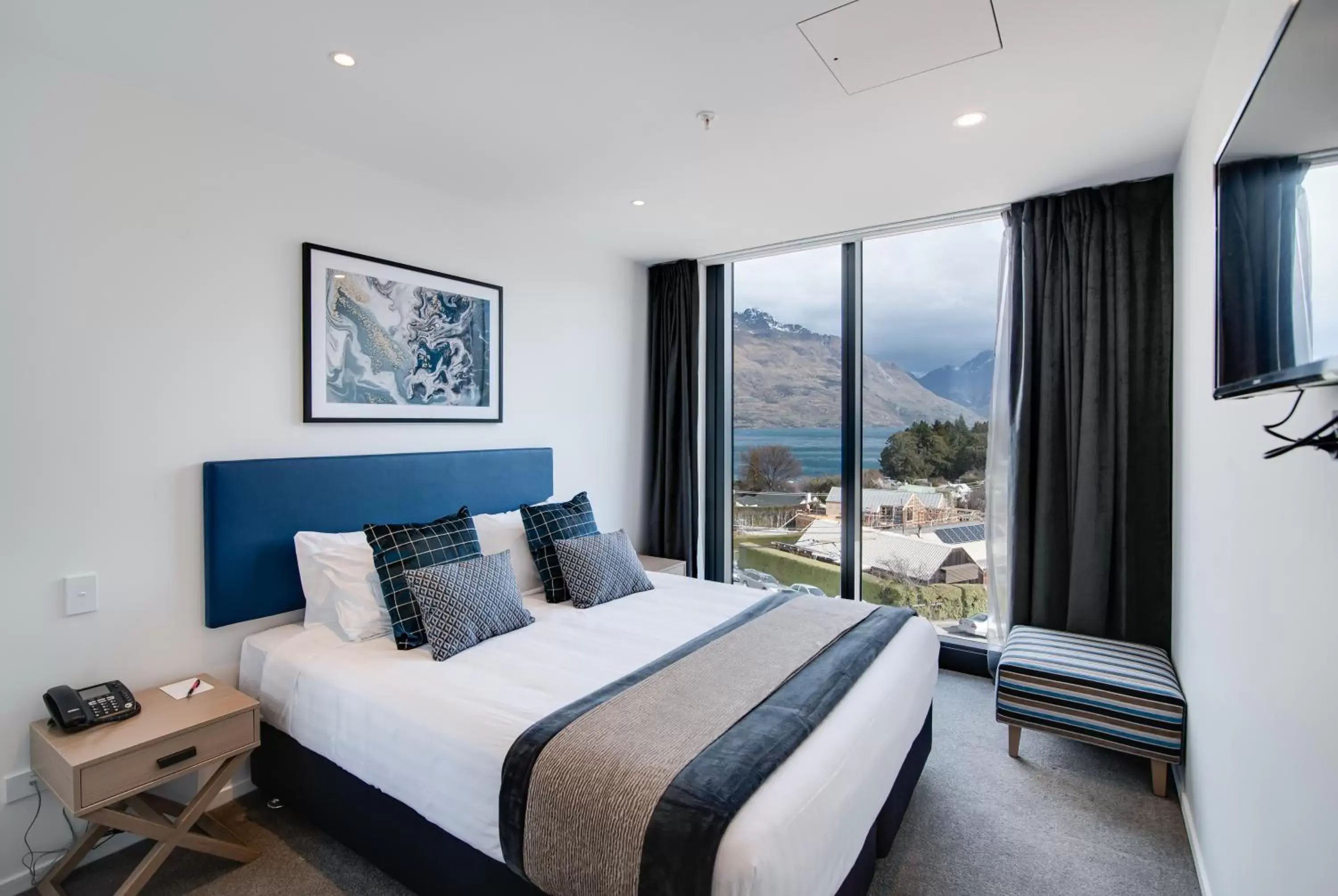 Bedroom, Bed in Ramada Queenstown Central