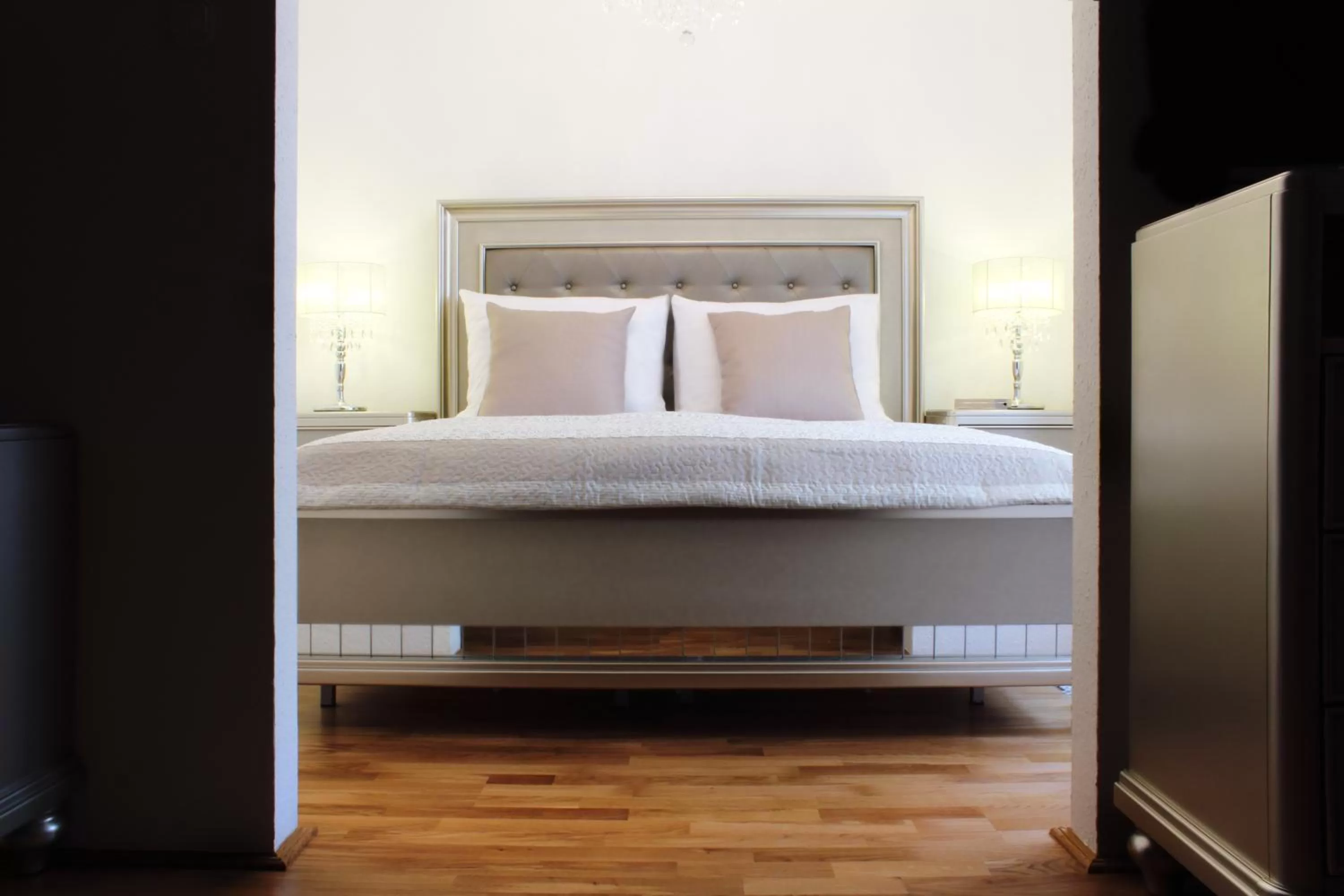 Bed in Milford Suites Budapest