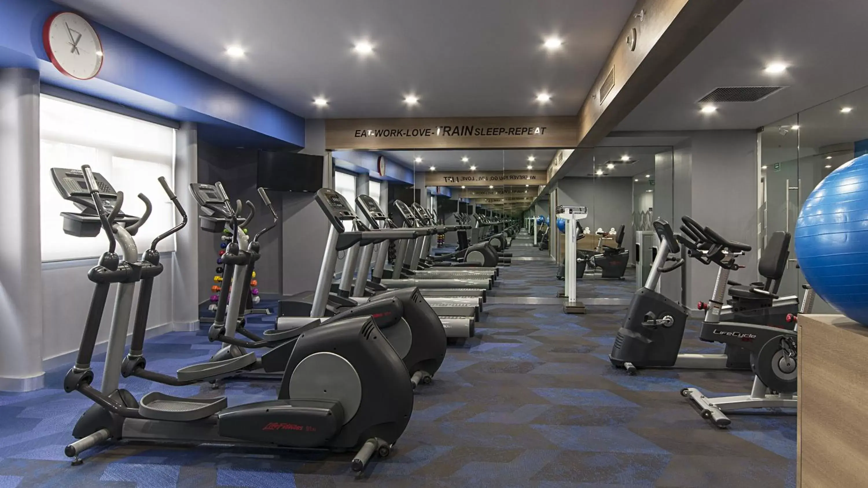 Fitness centre/facilities, Fitness Center/Facilities in Holiday Inn Express Mexico- Toreo, an IHG Hotel