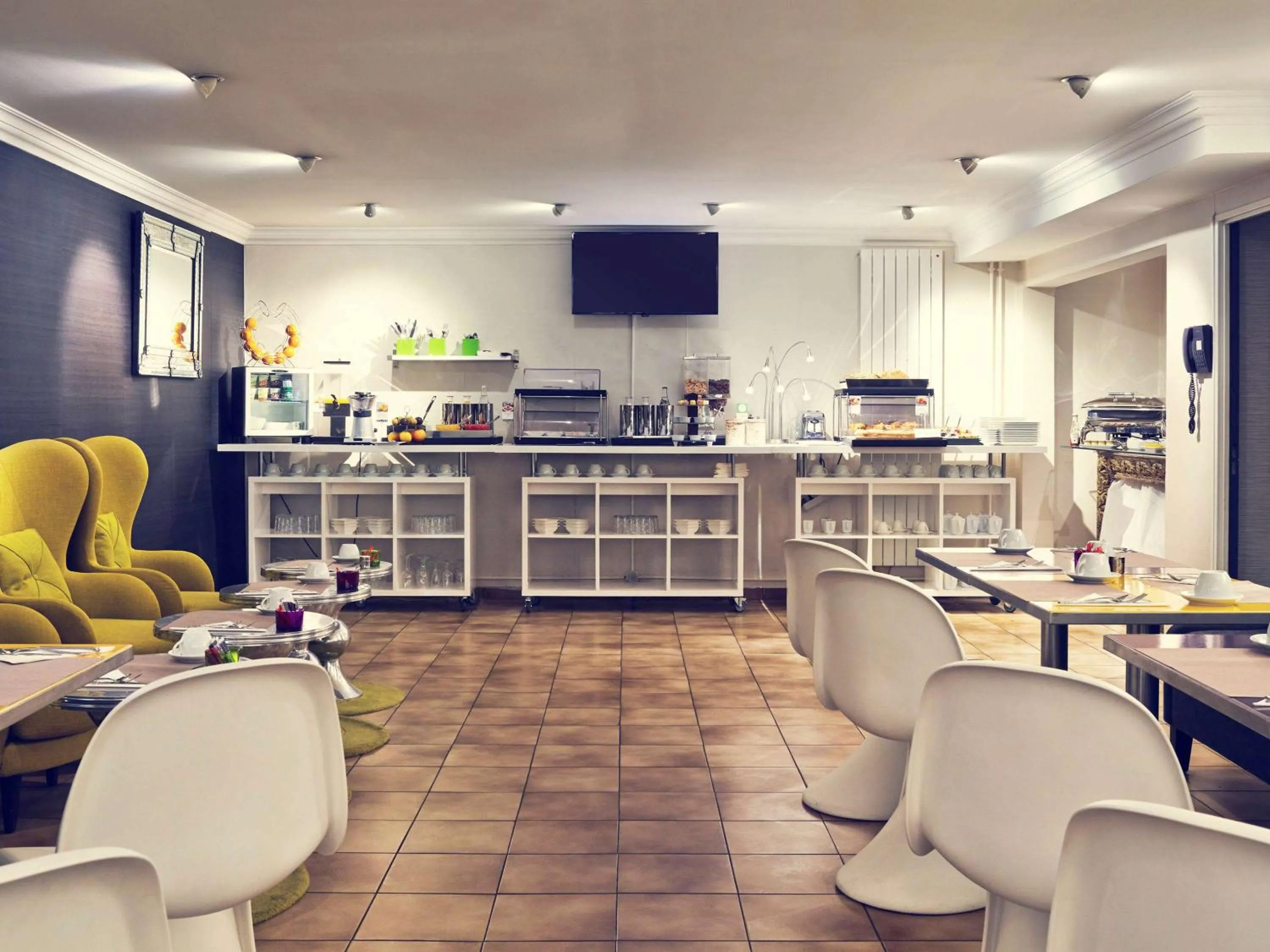 Restaurant/places to eat in Mercure Paris Bastille Saint Antoine