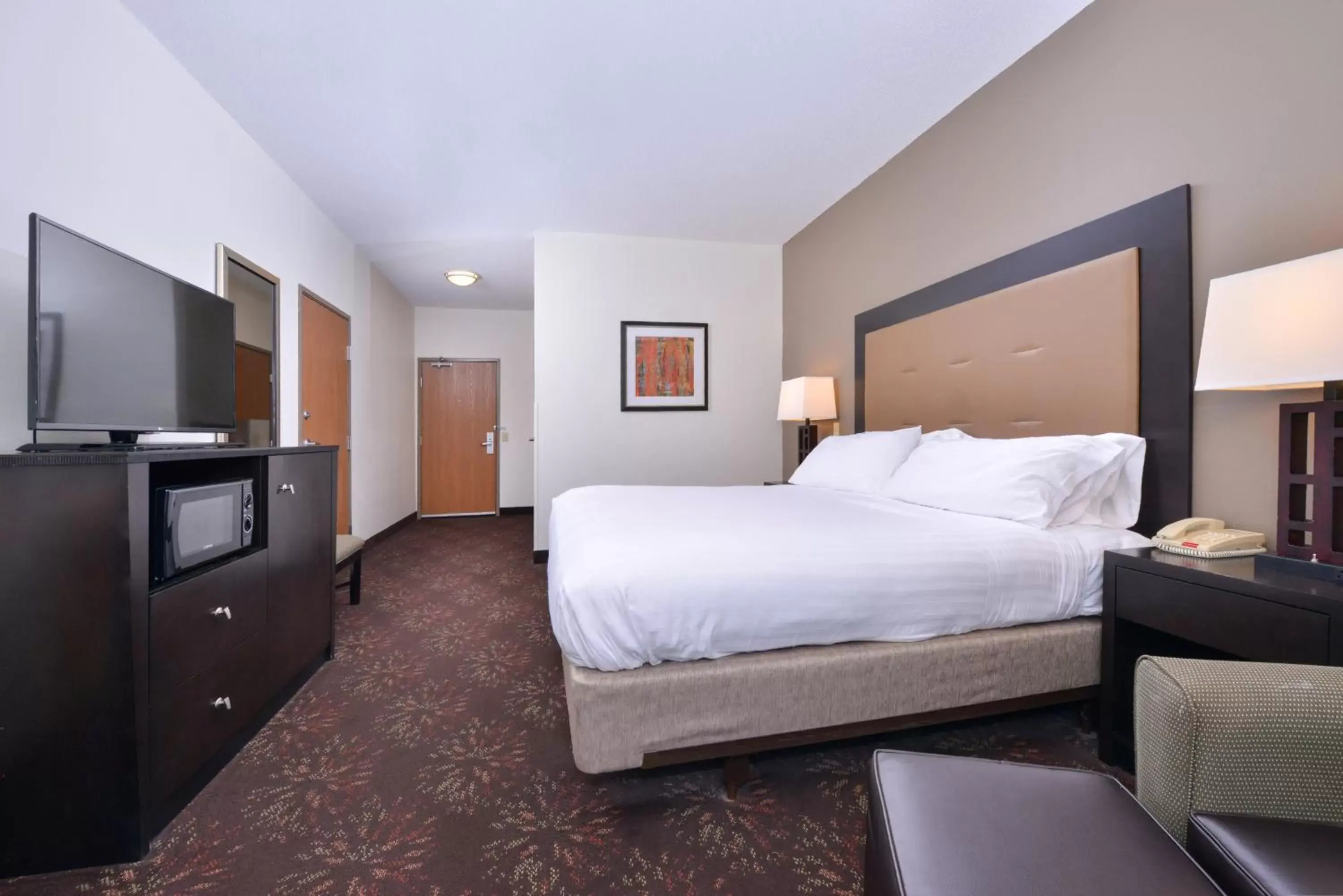 Photo of the whole room, Bed in Holiday Inn Express Hotel & Suites Lancaster-Lititz, an IHG Hotel