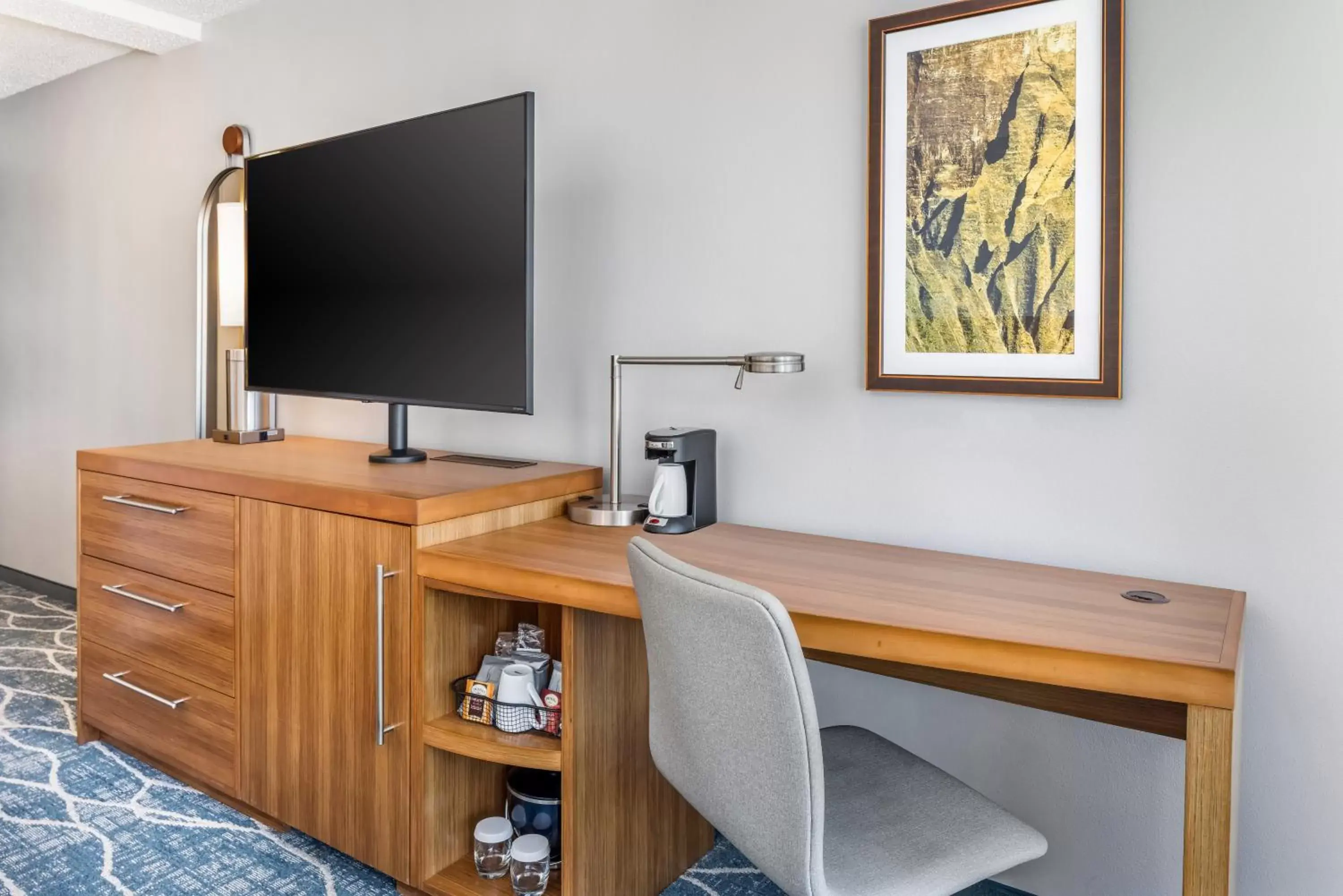 TV and multimedia, TV/Entertainment Center in Hyatt Place Waikiki Beach