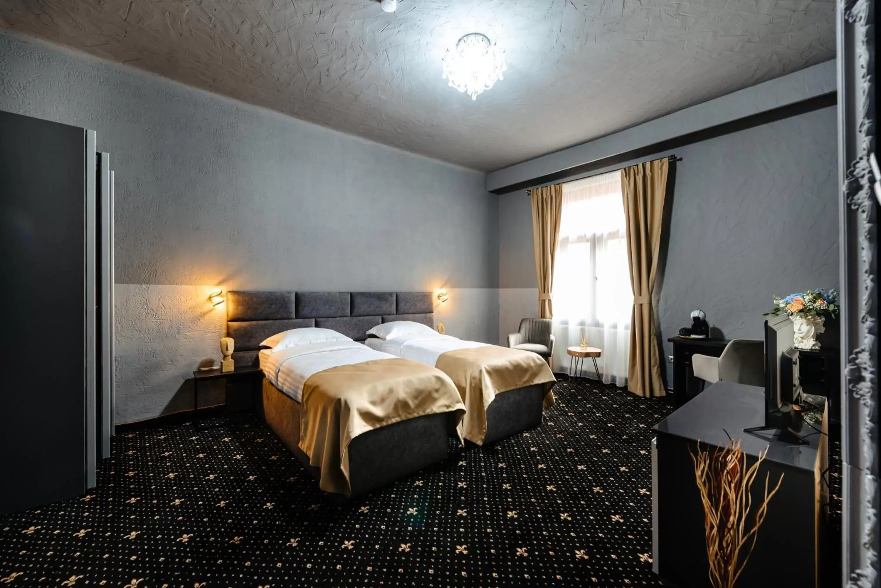 Superior Double Room in Palace Bulevard Inn Superior Double Room in Palace Bulevard Inn