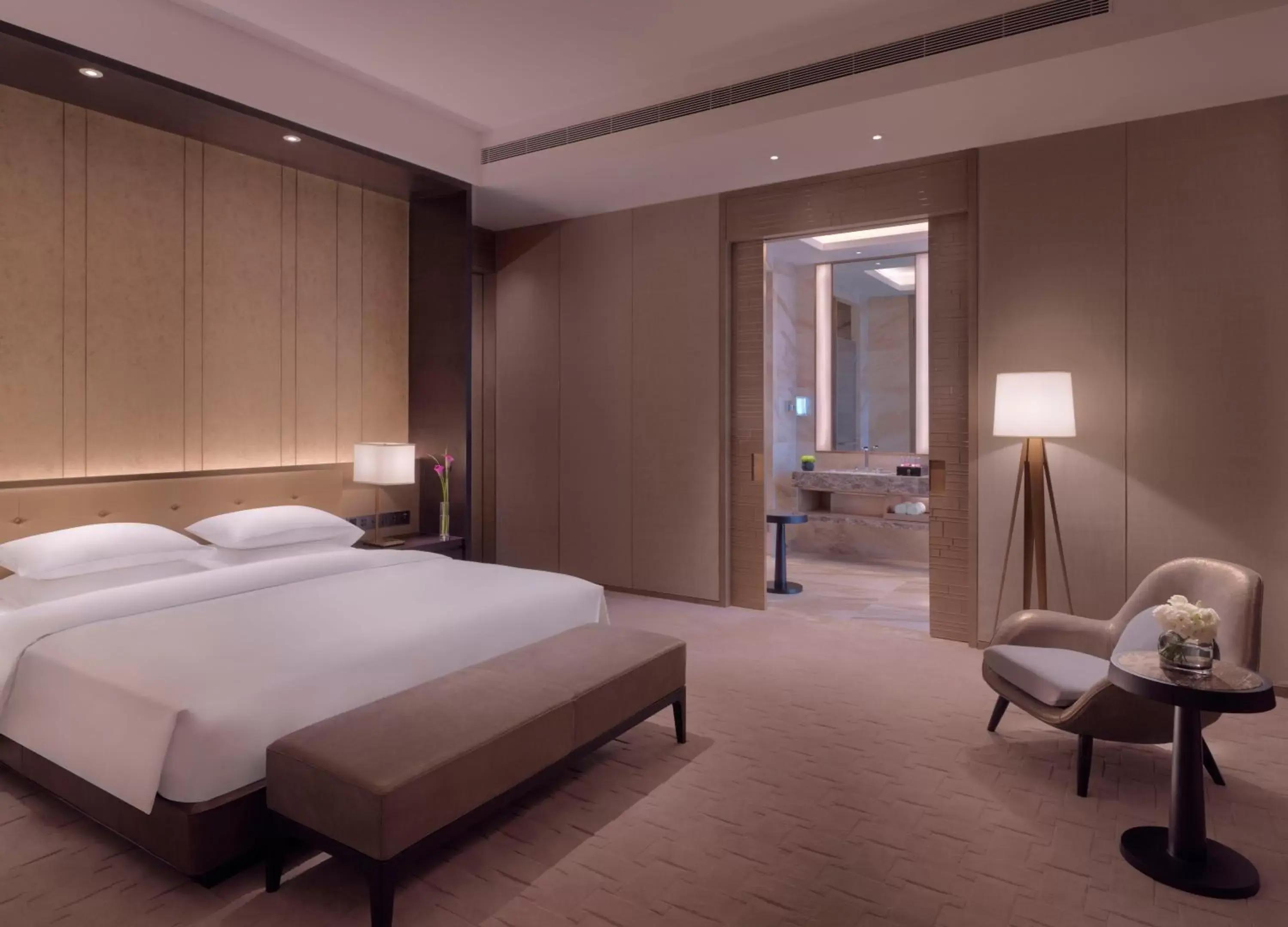 Bed in Hyatt Regency Zhenjiang Bed in Hyatt Regency Zhenjiang