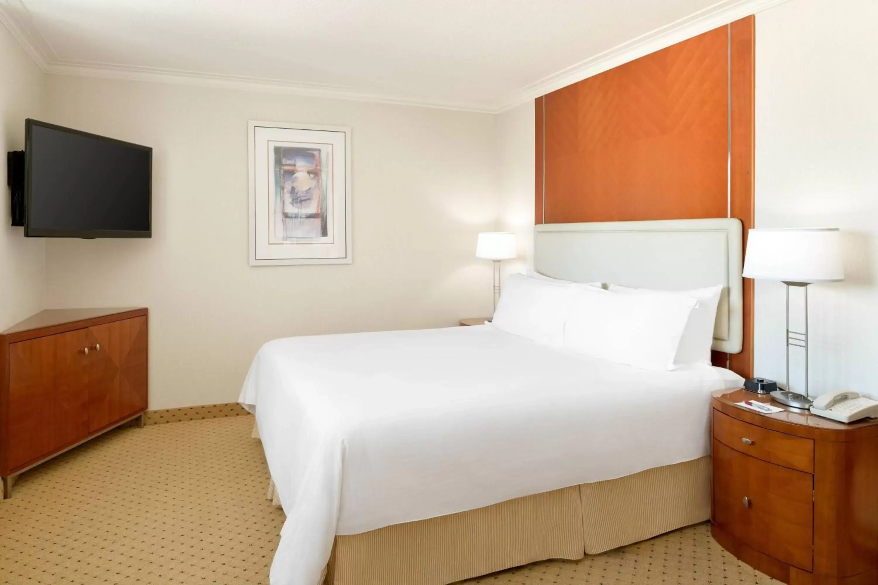 Bedroom, Bed in San Diego Marriott Gaslamp Quarter - No Resort Fees