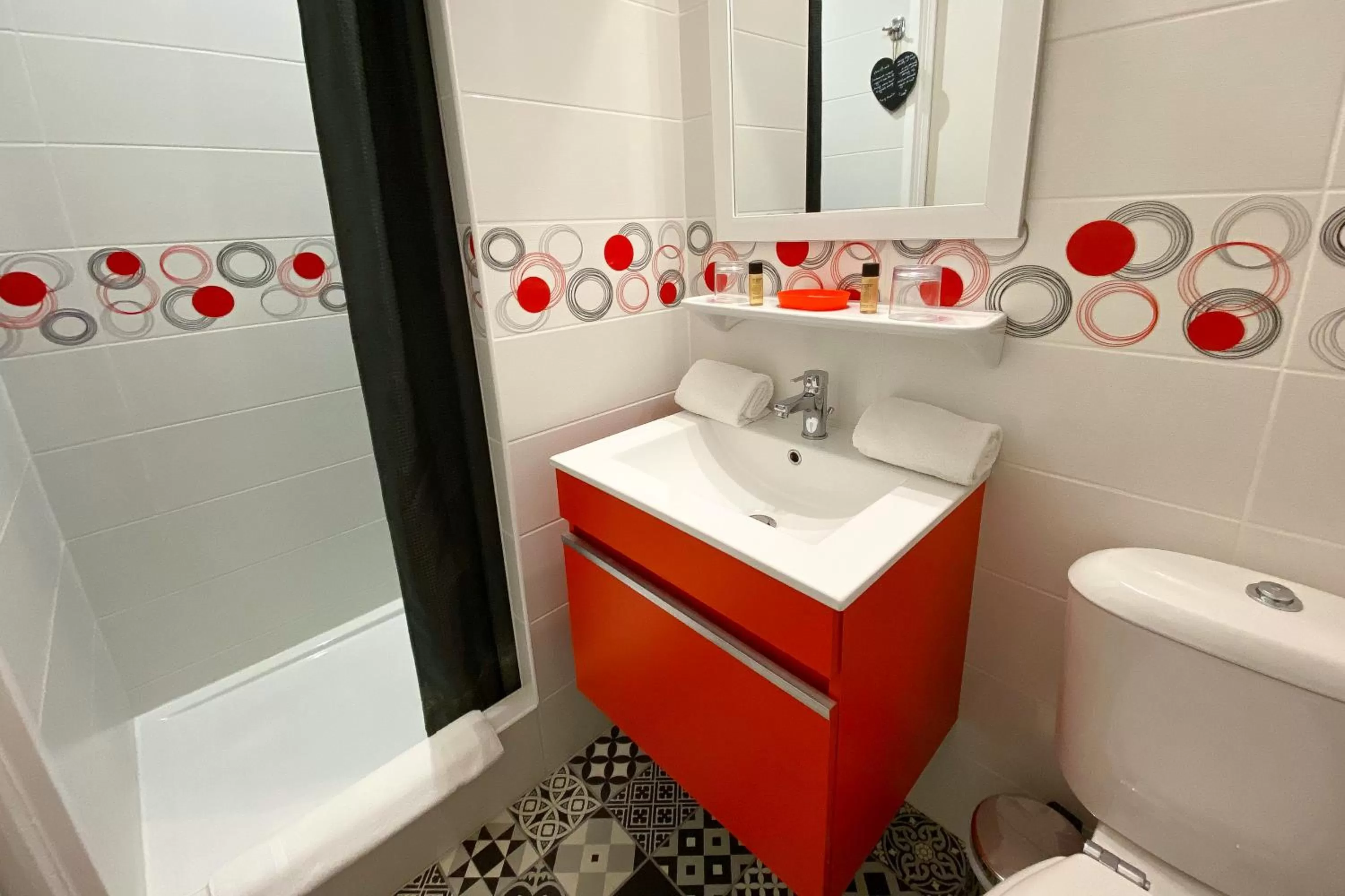 Bathroom in Hotel Le Magnan