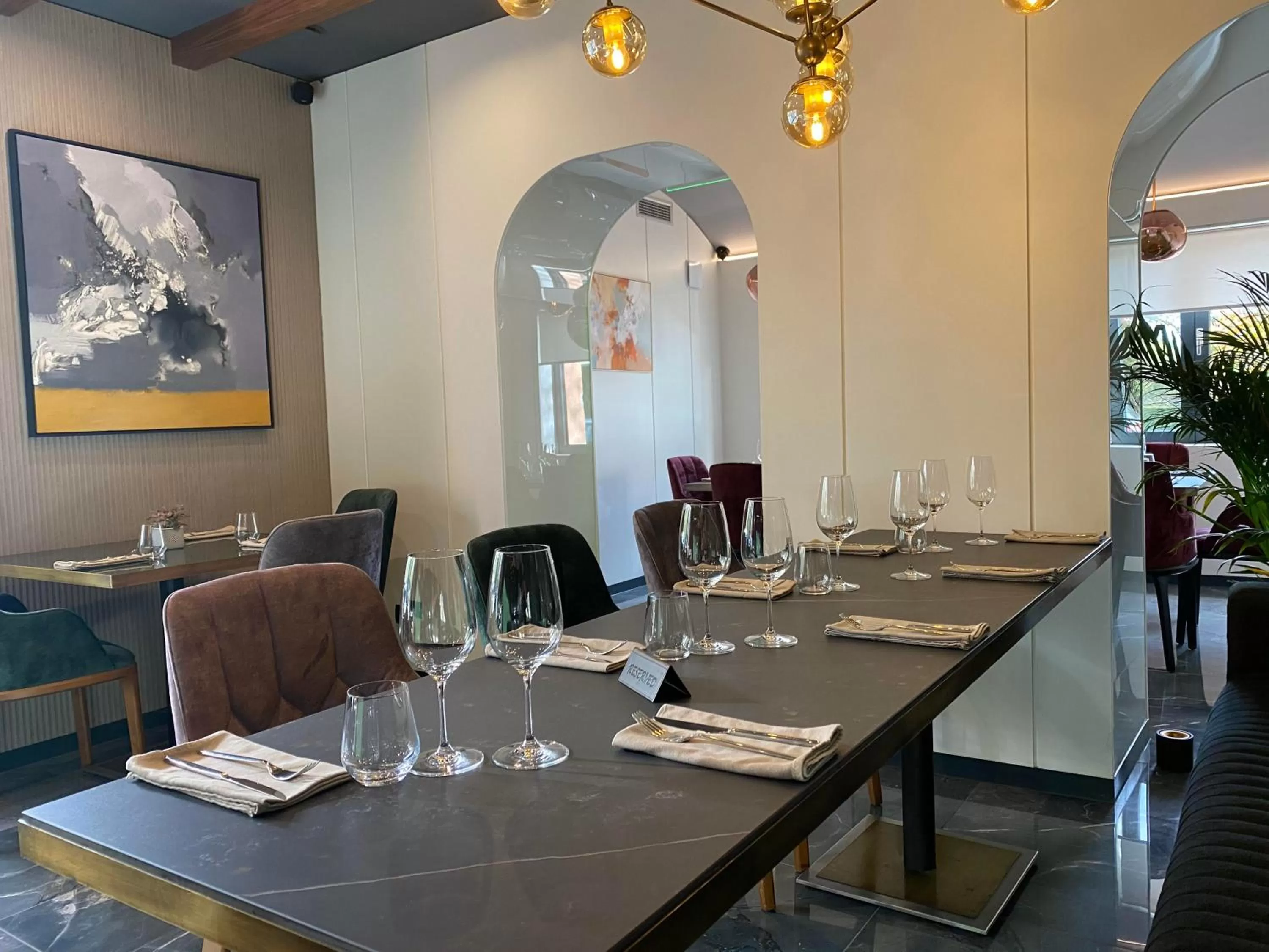 Restaurant/places to eat in Hotel MOREA