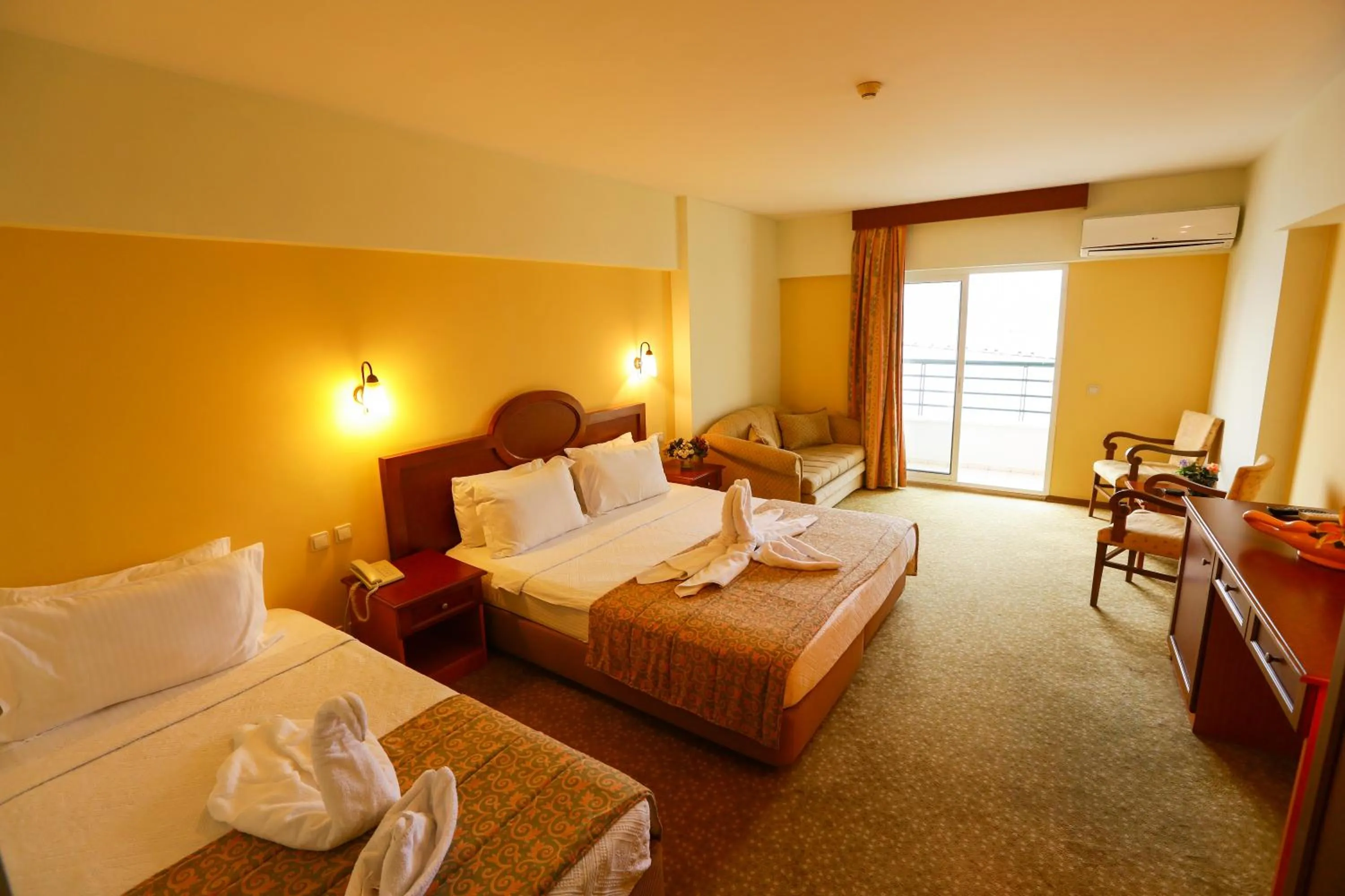 Photo of the whole room, Bed in Kayhanbey Hotel