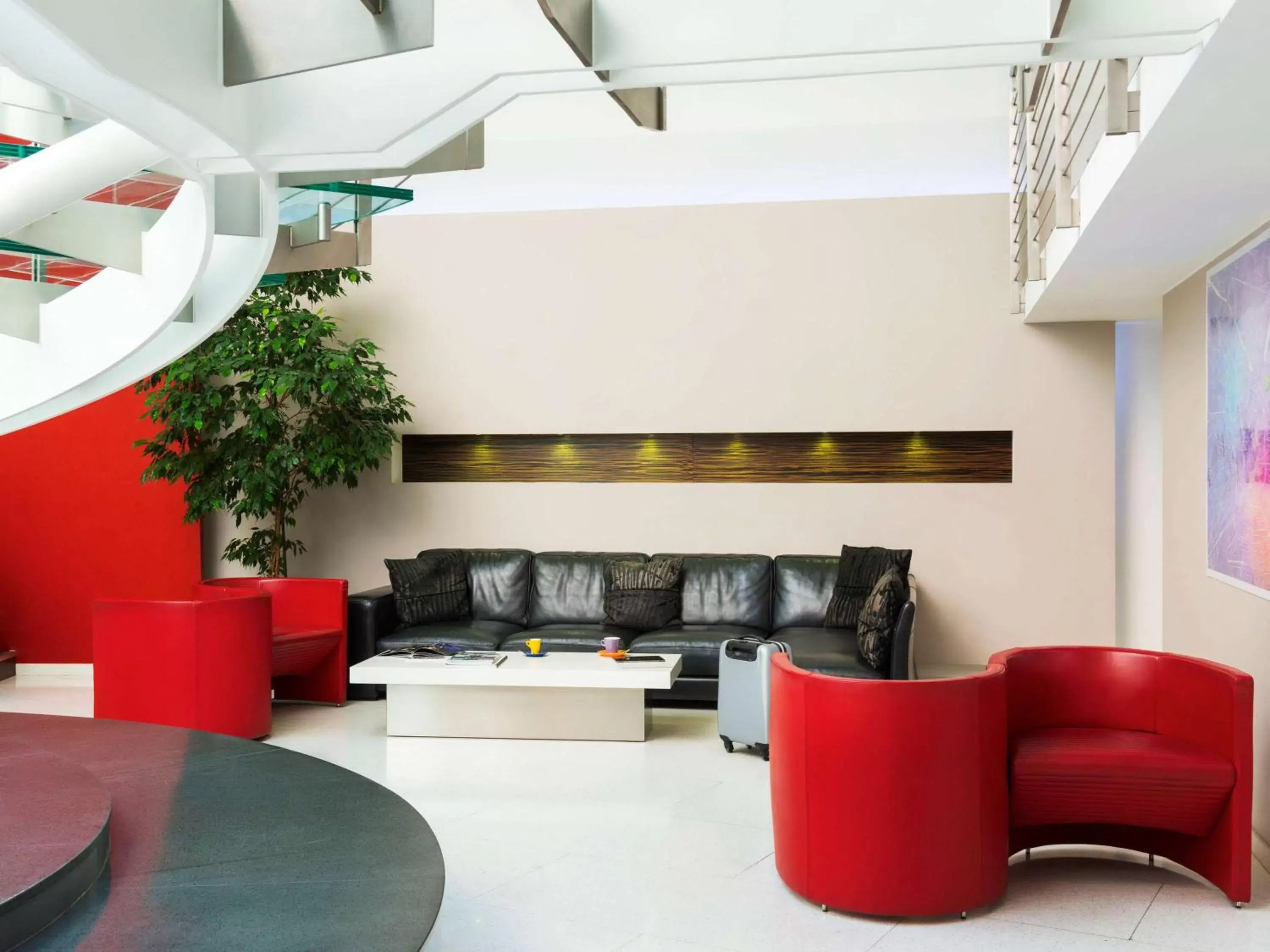 Property building, Seating Area in Ibis Styles Milano Centro