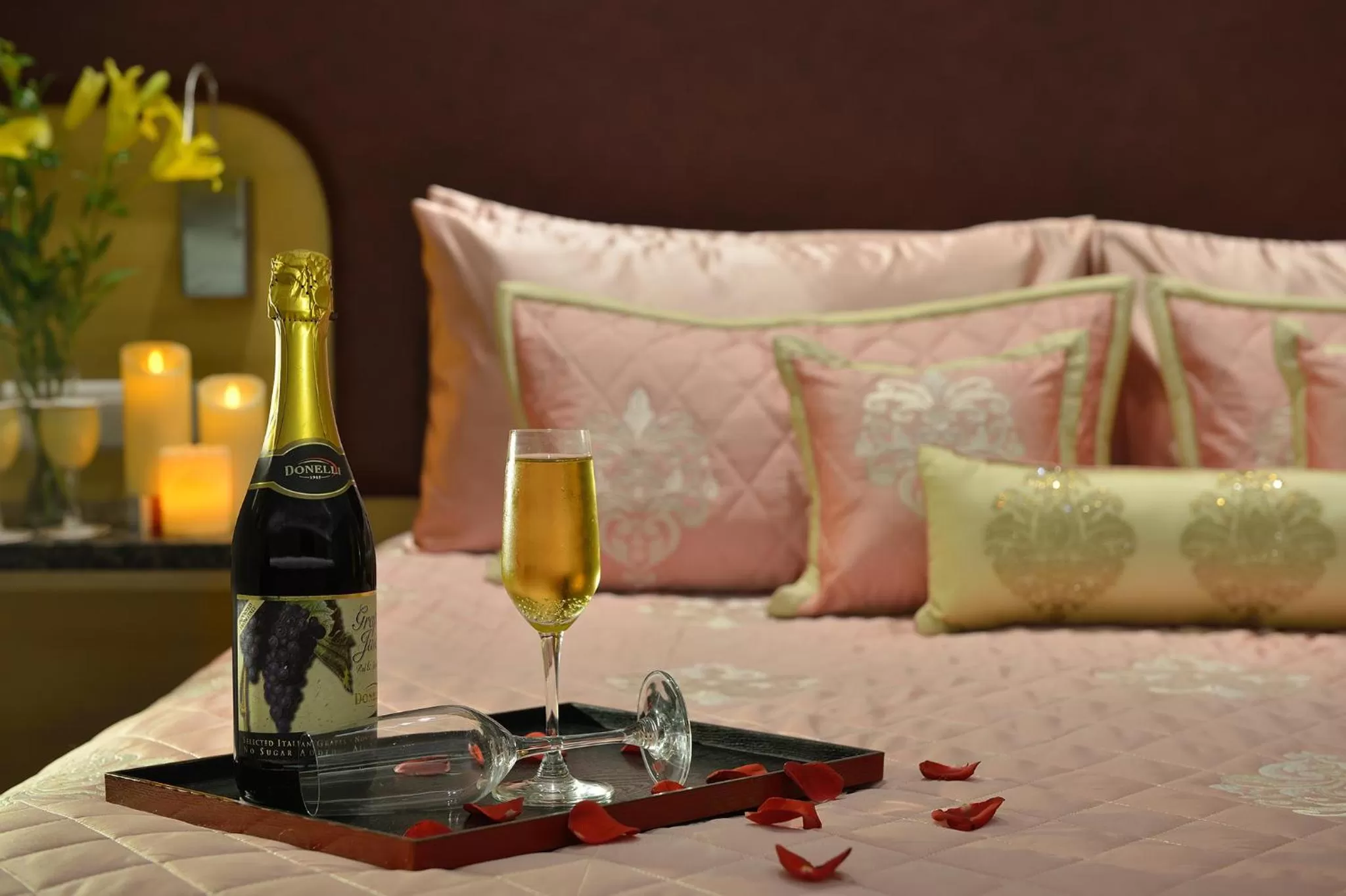 Drinks, Bed in Vivanta Vadodara