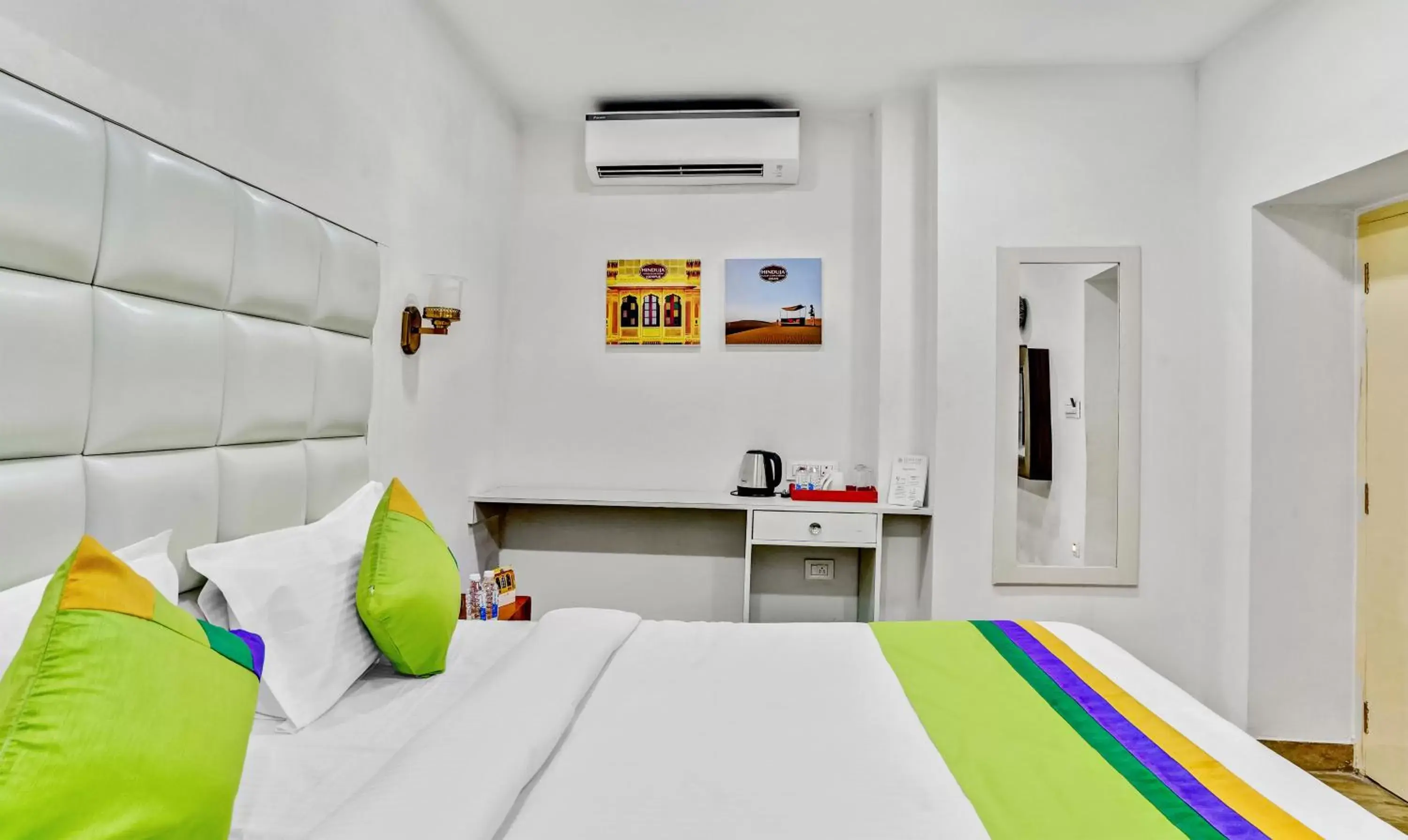 Bedroom in Hotel Hinduja Fort Bedroom in Hotel Hinduja Fort