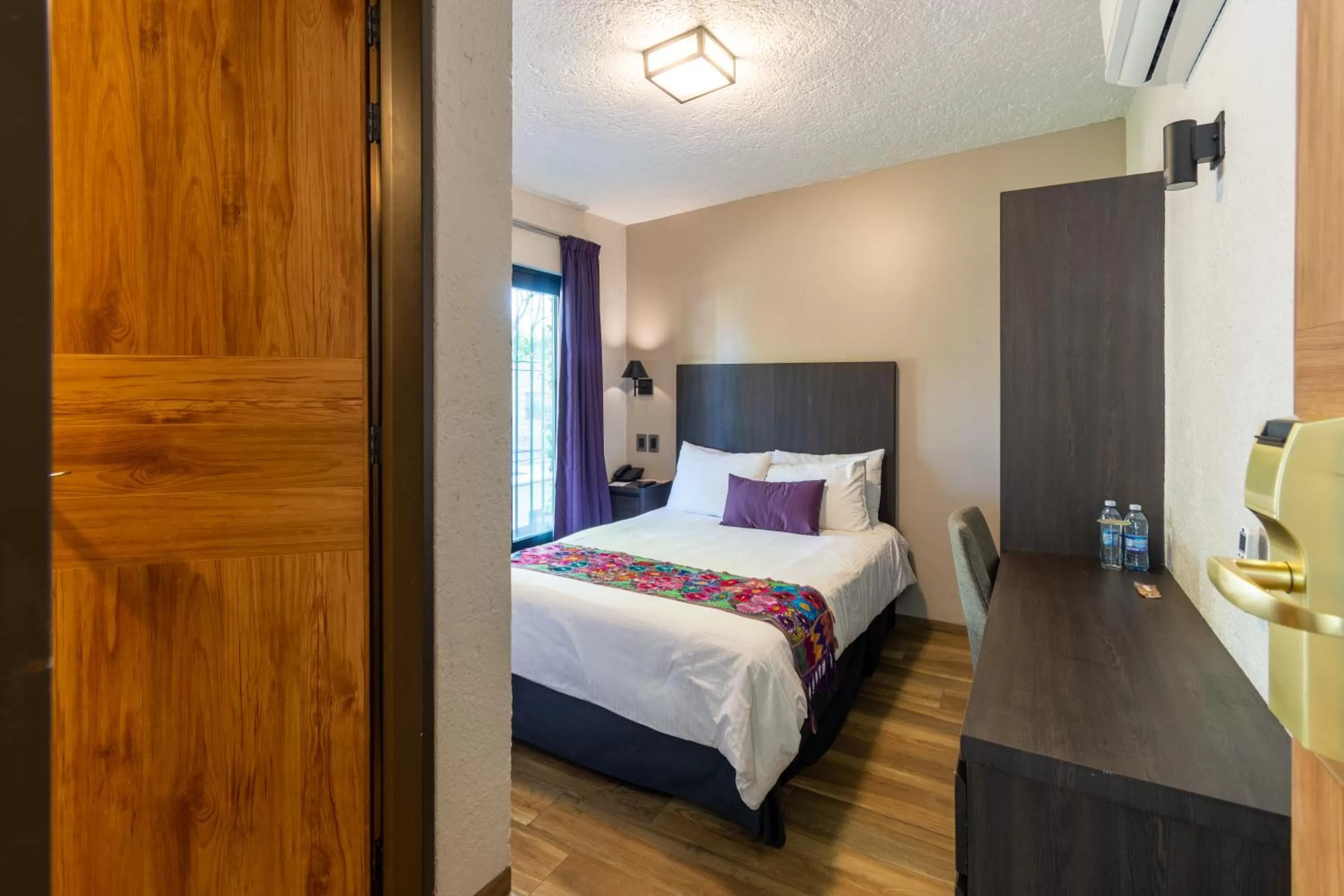 Photo of the whole room, Bed in Hotel Flamingo Inn