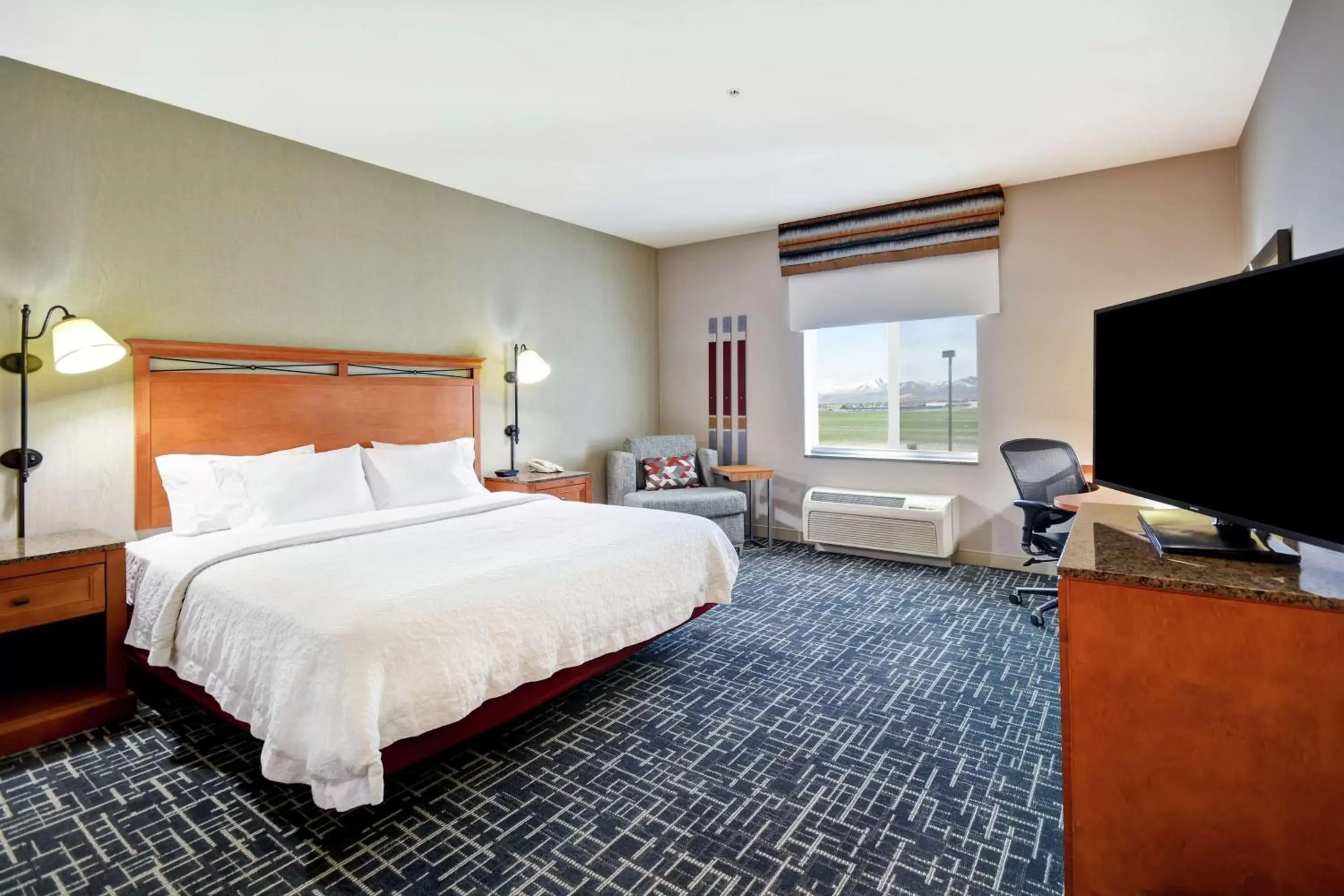 Bed in Hampton Inn & Suites Salt Lake City-West Jordan