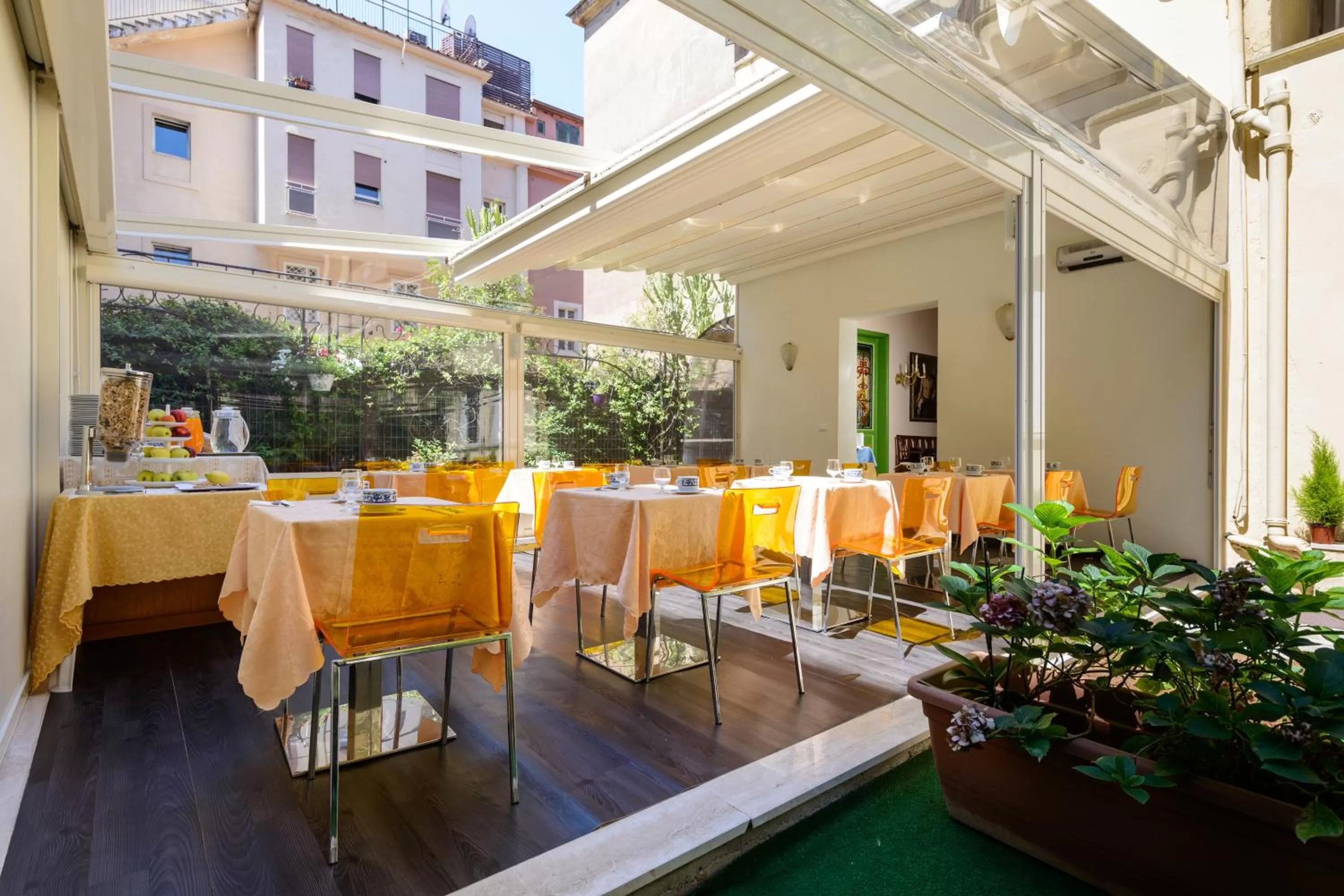 Restaurant/places to eat in Hotel St. Moritz