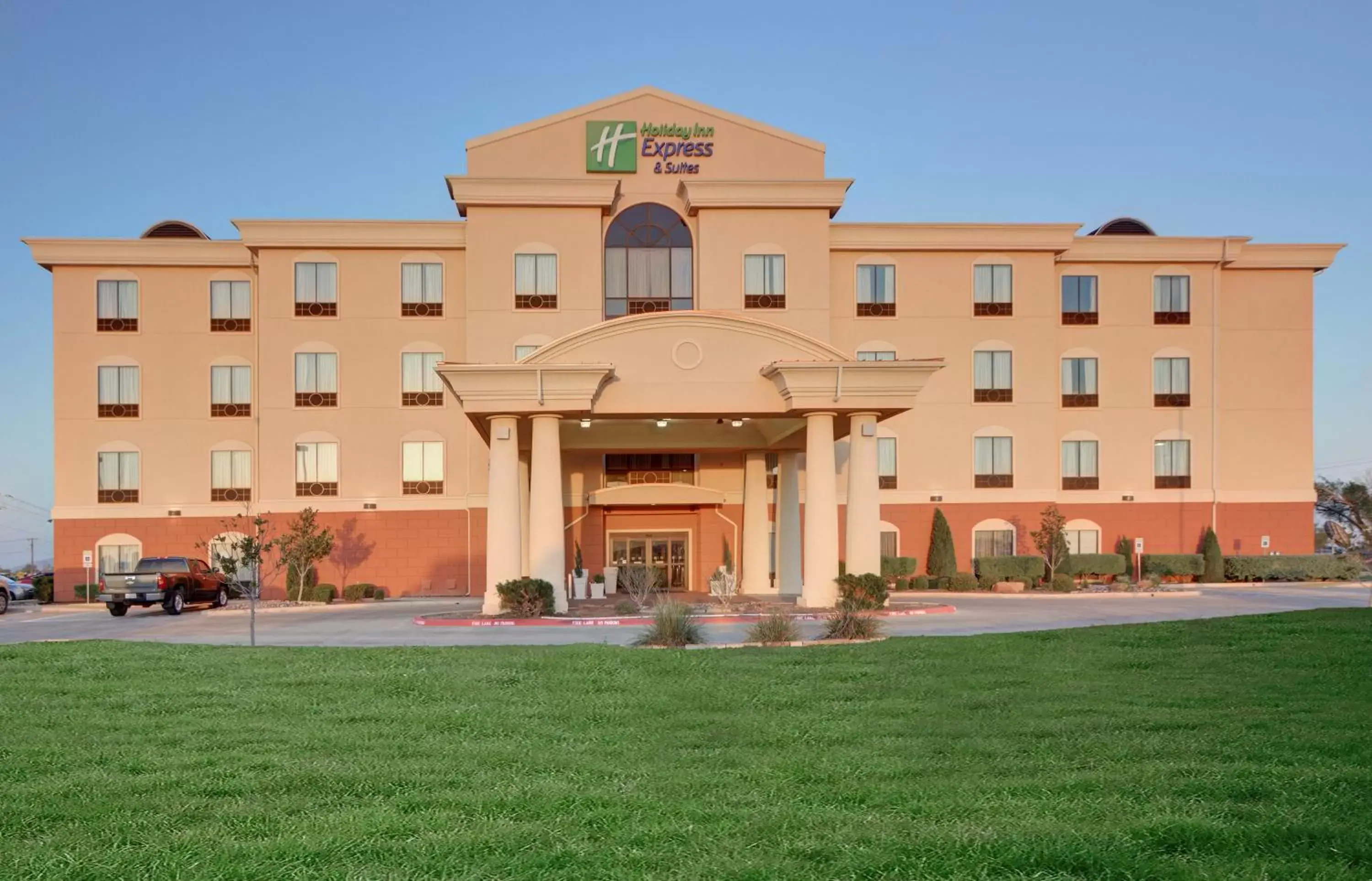 Property Building in Holiday Inn Express Hotel and Suites Altus, an IHG Hotel